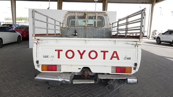 Photo 9 VIN: JTFLU73J4B4513981 - TOYOTA LAND CRUISER PICKUP 