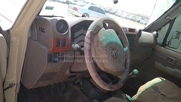 Photo 11 VIN: JTFLU73J7B4515191 - TOYOTA LAND CRUISER 