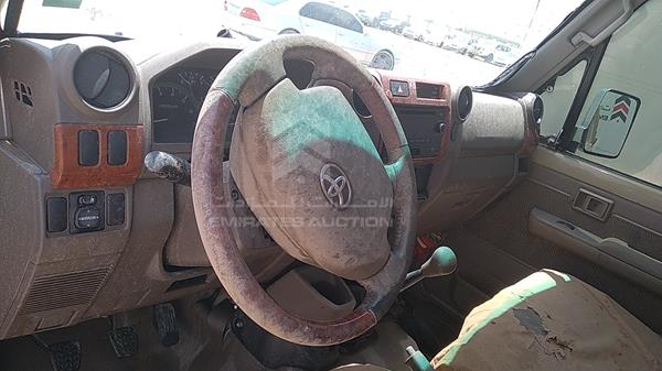 Photo 13 VIN: JTFLU73J7B4515191 - TOYOTA LAND CRUISER 