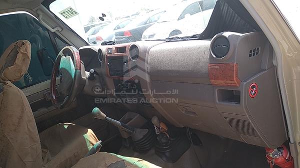 Photo 21 VIN: JTFLU73J7B4515191 - TOYOTA LAND CRUISER 