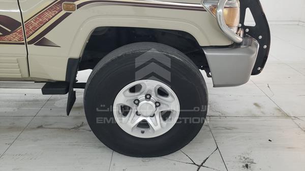 Photo 24 VIN: JTFLU73J8MB027740 - TOYOTA LAND CRUISER 