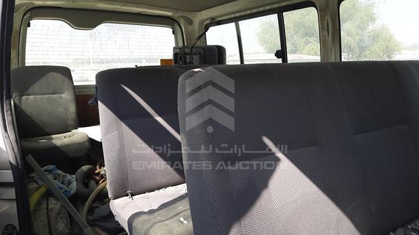 Photo 17 VIN: JTGJX02P2C5025275 - TOYOTA HIACE 