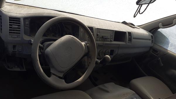 Photo 13 VIN: JTGRX12P3A8020381 - TOYOTA HIACE 