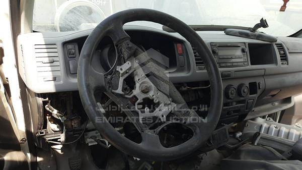 Photo 11 VIN: JTGSX23P2B6100015 - TOYOTA HIACE 