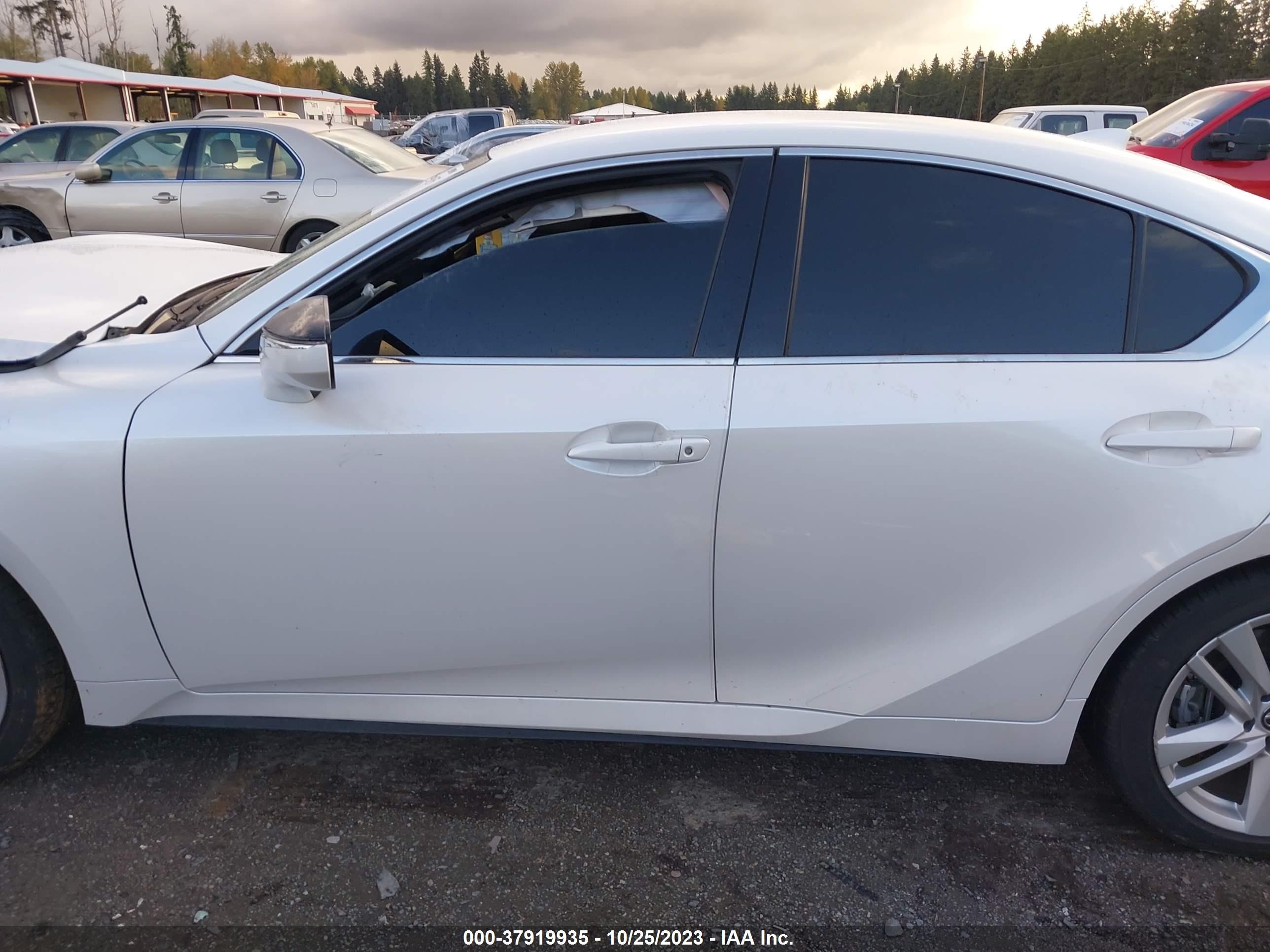 Photo 12 VIN: JTHA81F29M5045831 - LEXUS IS 