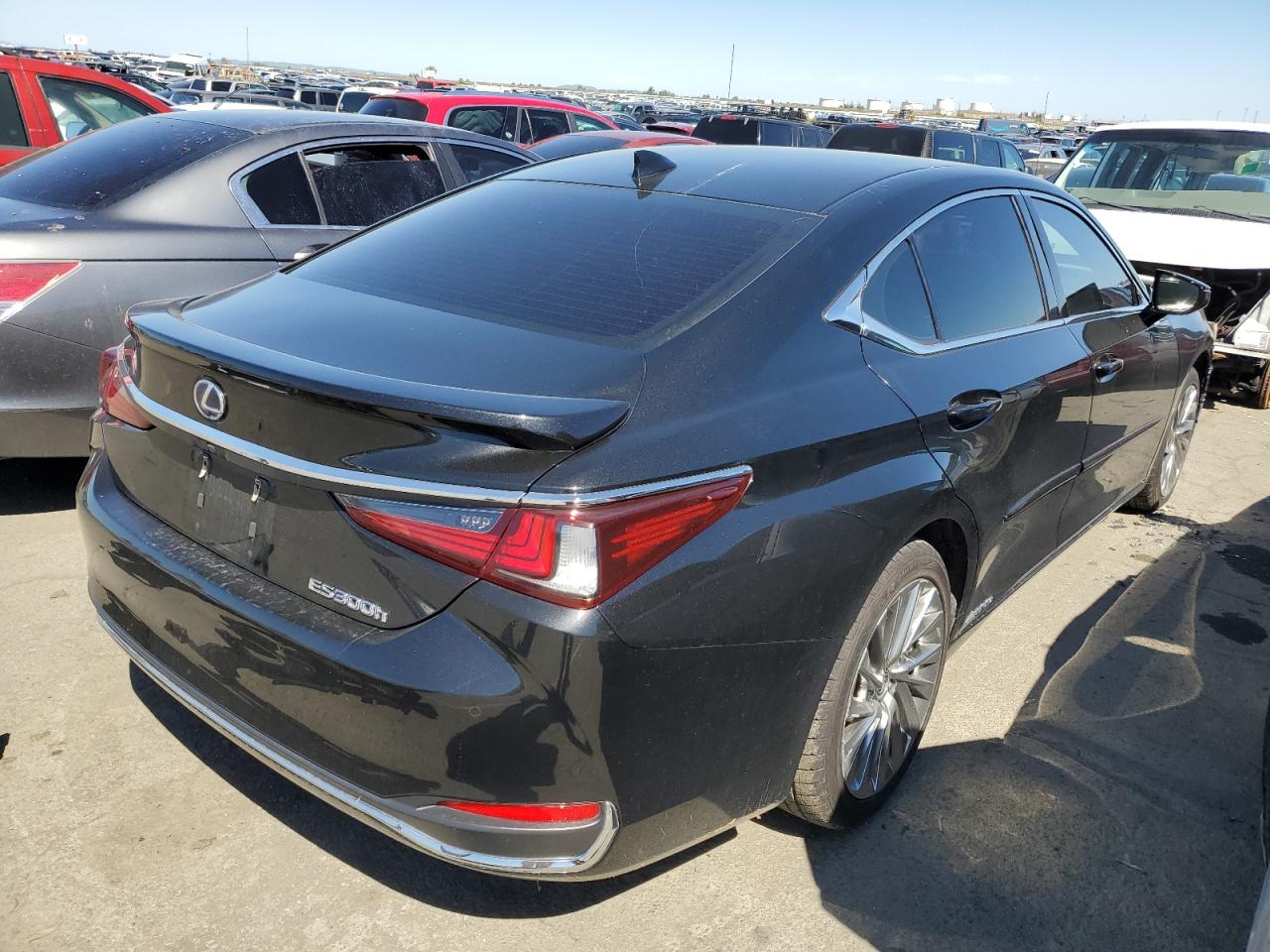 Photo 2 VIN: JTHB21B13K2027214 - LEXUS ES 