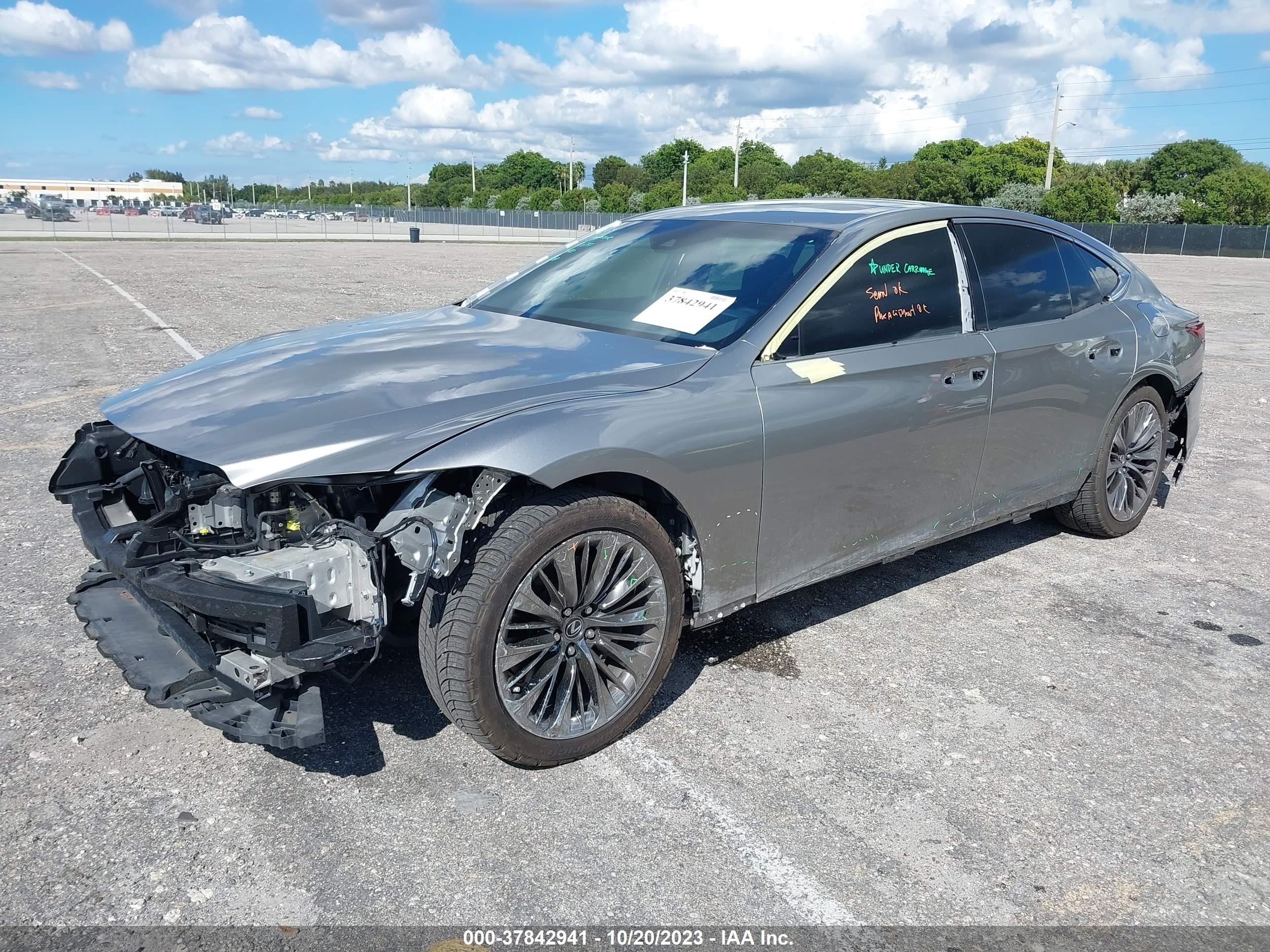 Photo 1 VIN: JTHB51FF6J5004777 - LEXUS LS 