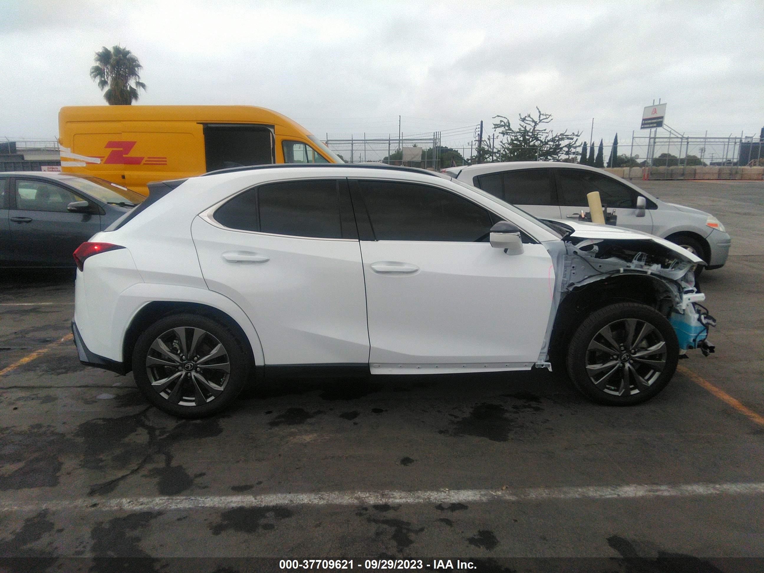 Photo 13 VIN: JTHB6JBH0P2141891 - LEXUS UX250H 