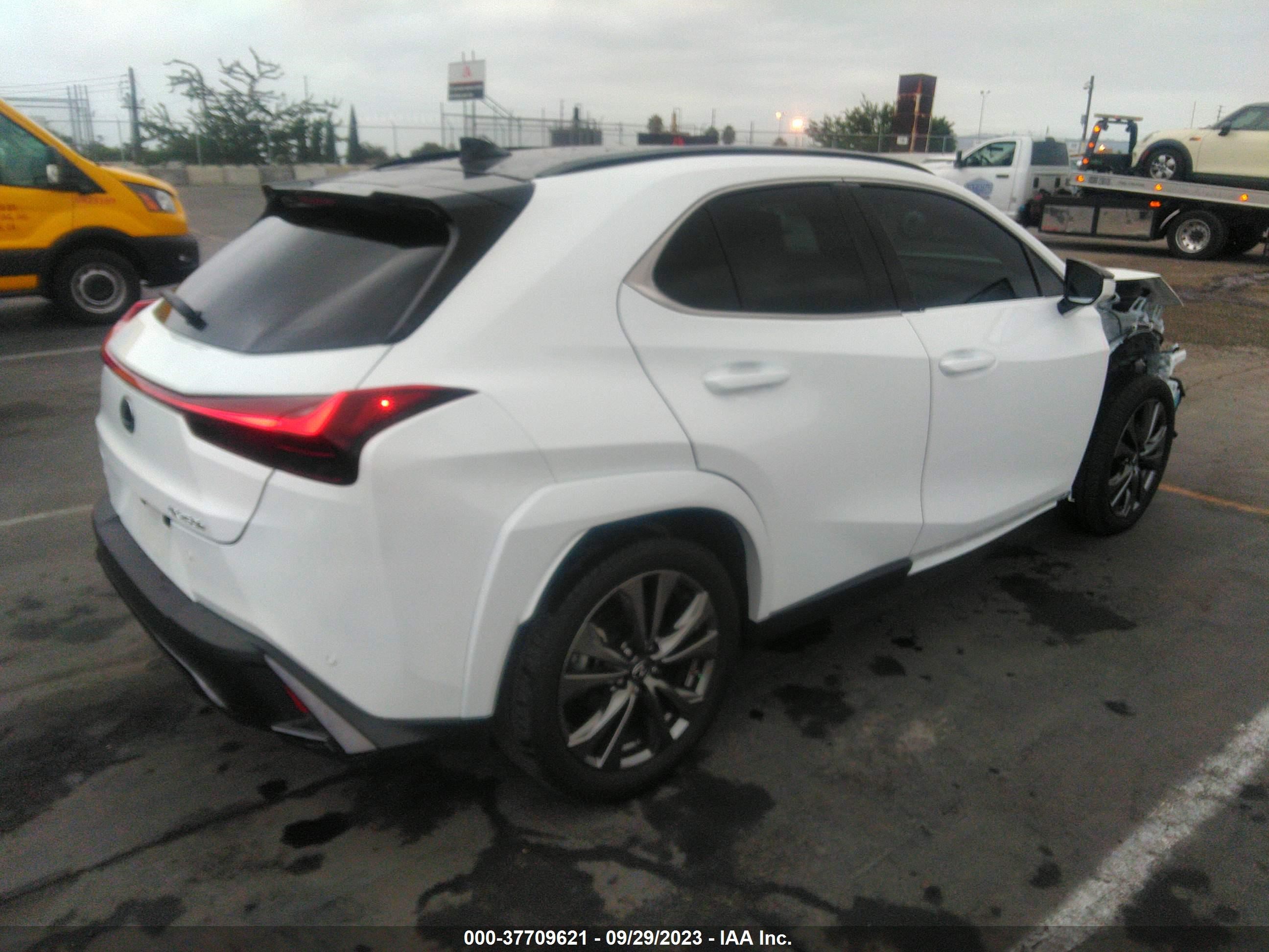 Photo 3 VIN: JTHB6JBH0P2141891 - LEXUS UX250H 