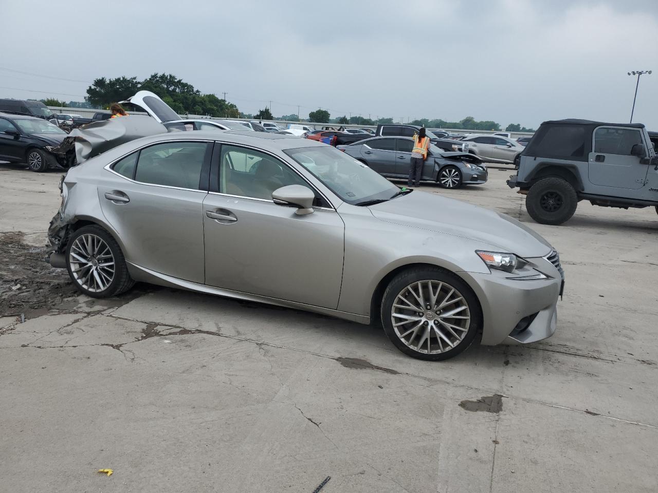 Photo 3 VIN: JTHBA1D20G5038055 - LEXUS IS 