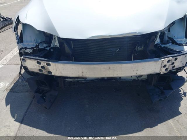 Photo 5 VIN: JTHBA1D22J5066284 - LEXUS IS 300 