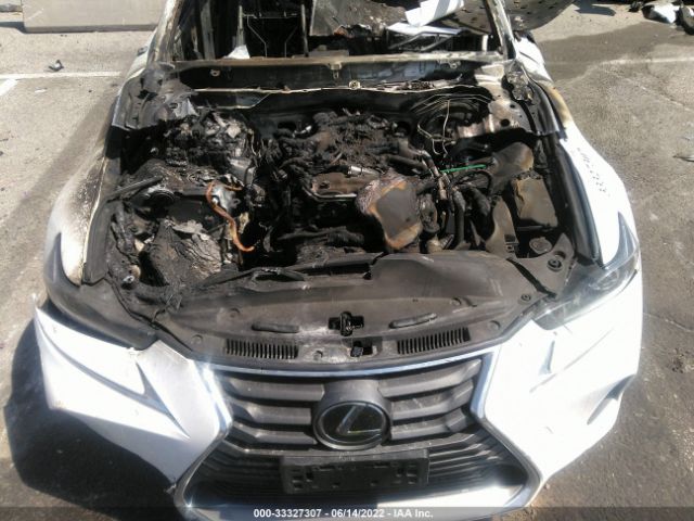 Photo 9 VIN: JTHBA1D22J5083473 - LEXUS IS 