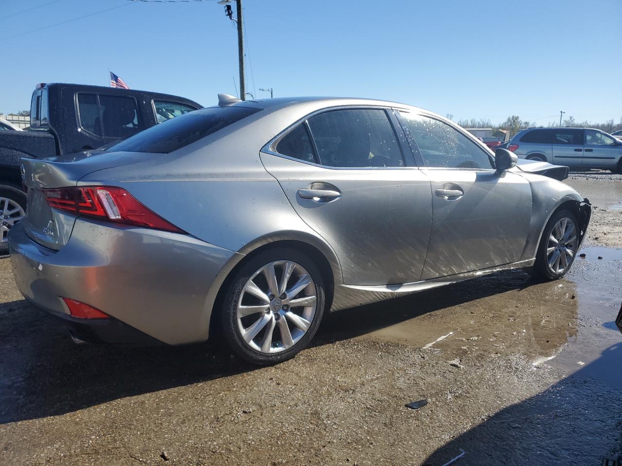 Photo 2 VIN: JTHBA1D23G5018334 - LEXUS IS 