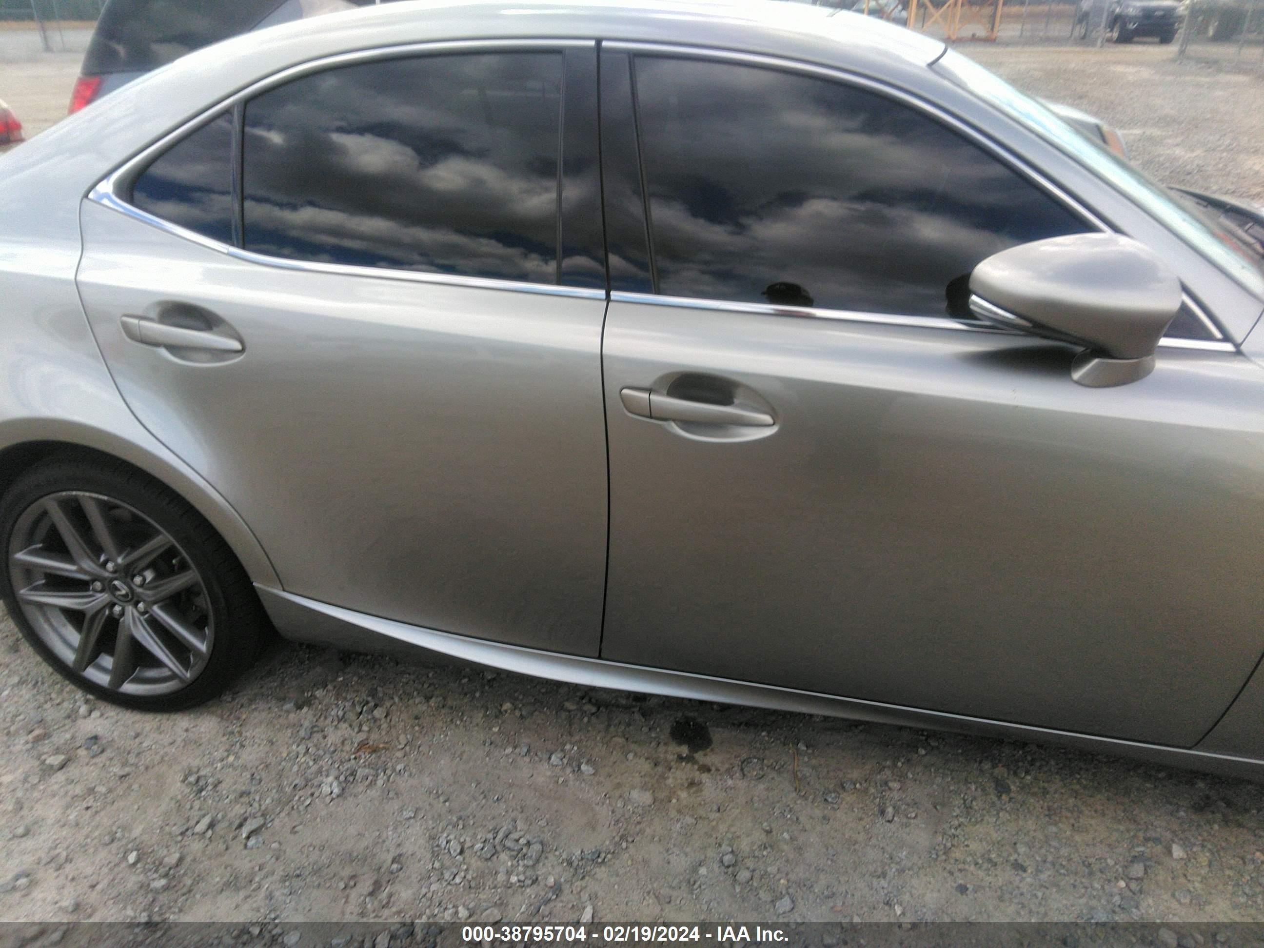 Photo 11 VIN: JTHBA1D23H5052338 - LEXUS IS 