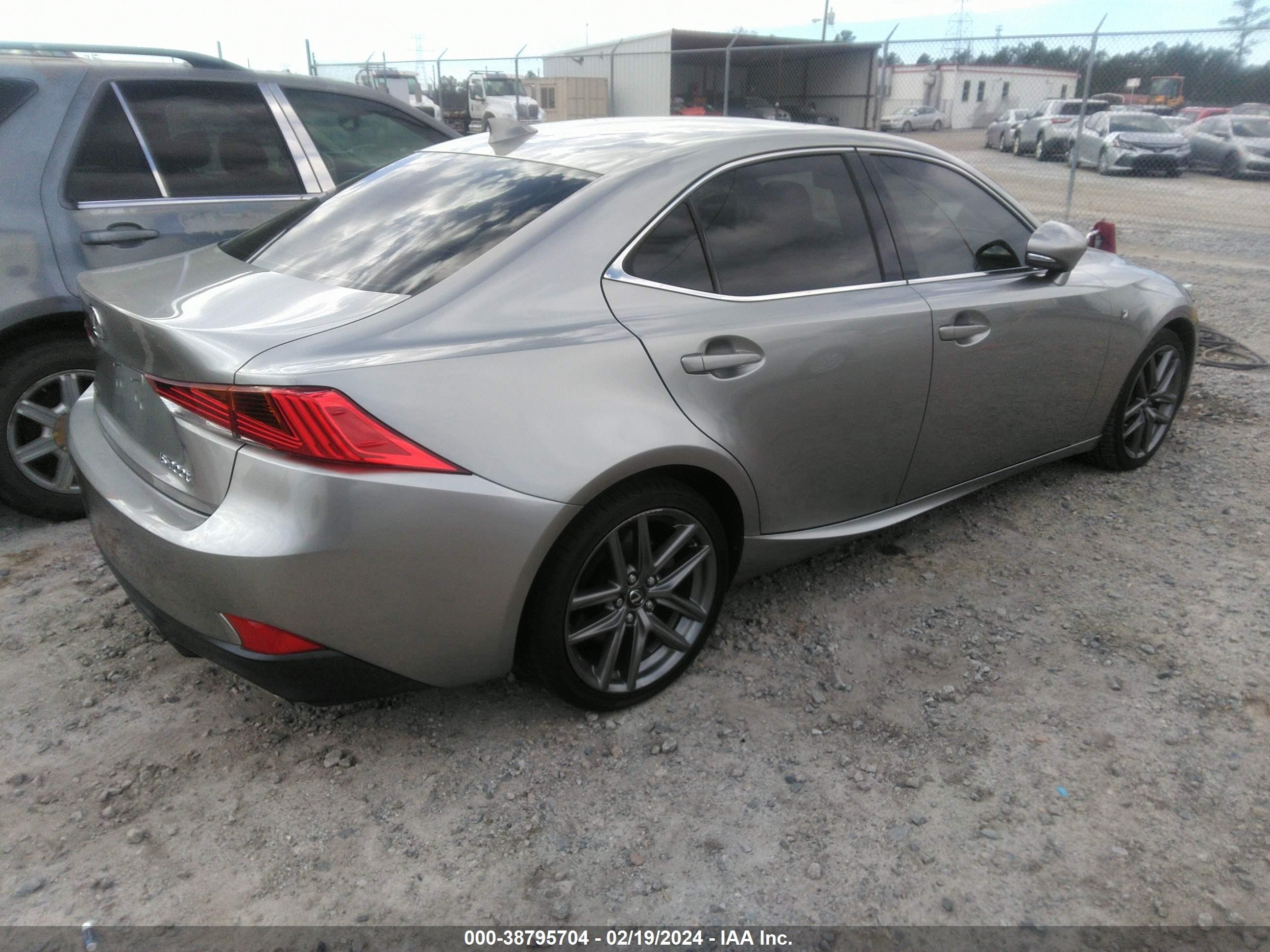 Photo 3 VIN: JTHBA1D23H5052338 - LEXUS IS 