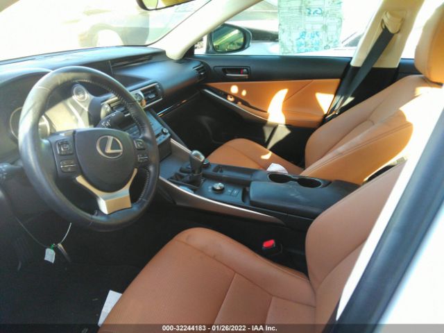 Photo 5 VIN: JTHBA1D23K5085122 - LEXUS IS 