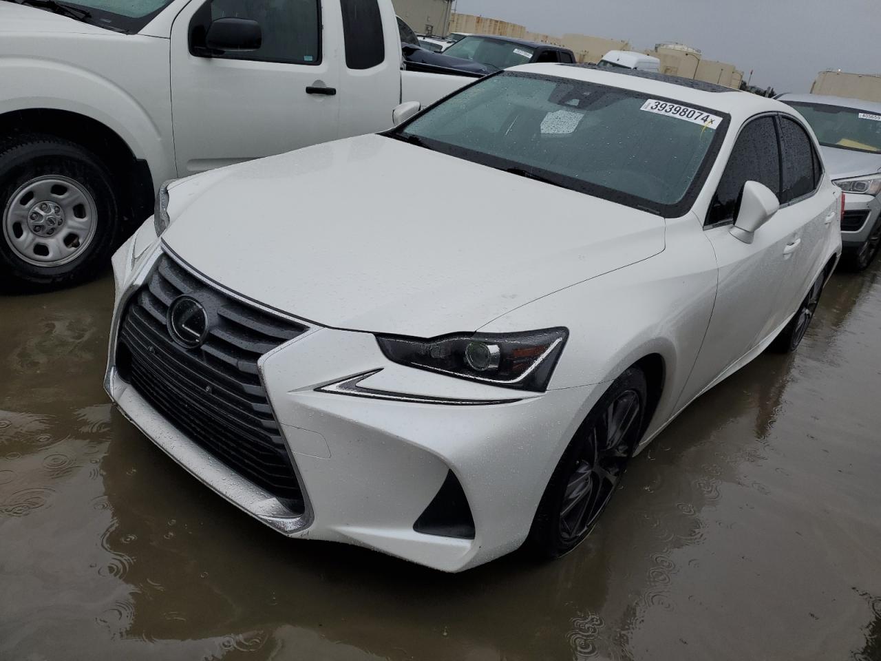 Photo 0 VIN: JTHBA1D28J5083817 - LEXUS IS 