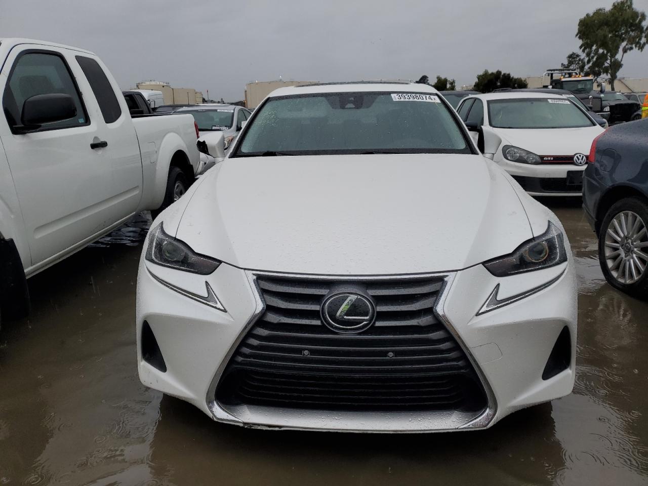 Photo 4 VIN: JTHBA1D28J5083817 - LEXUS IS 