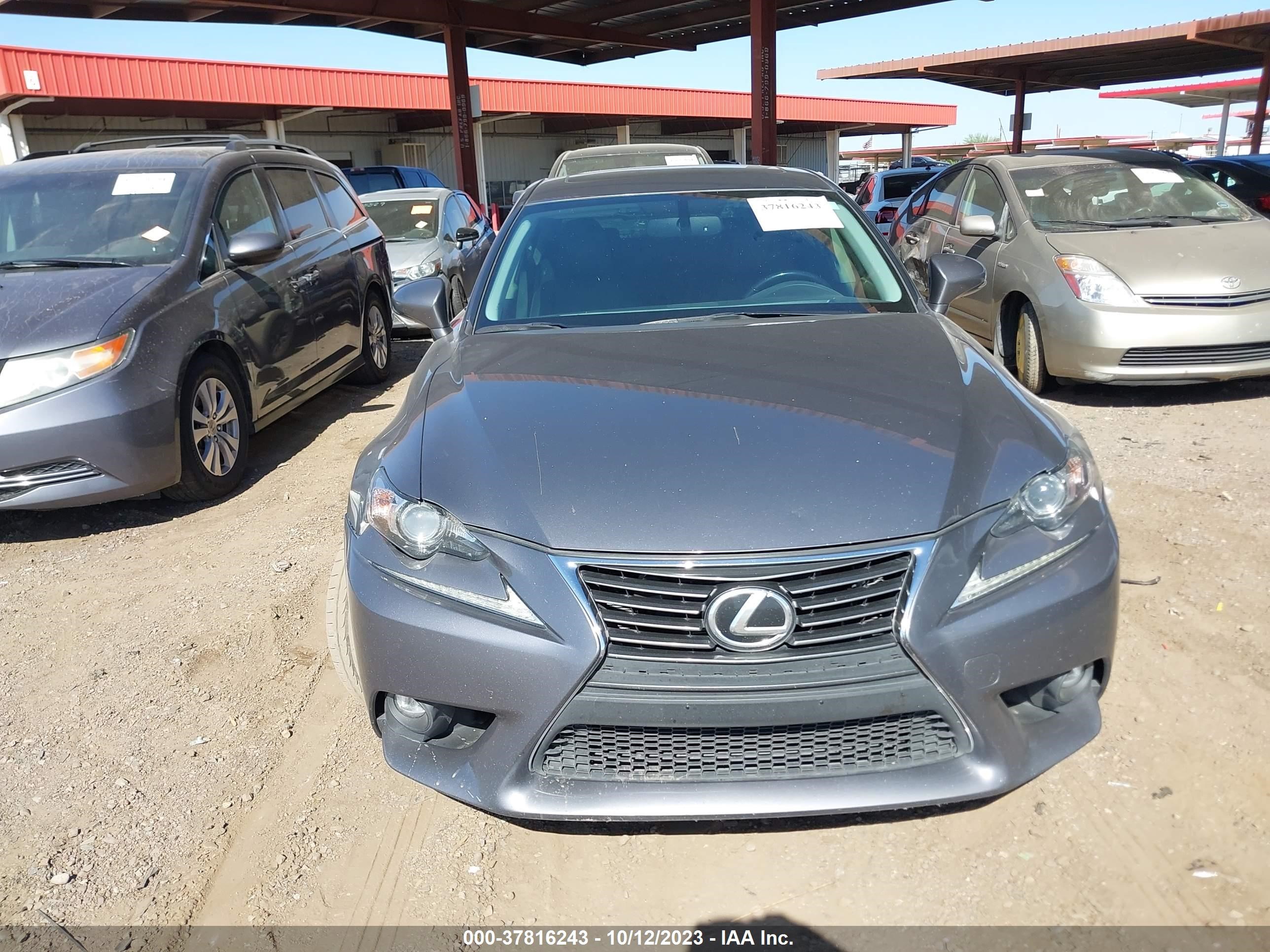 Photo 11 VIN: JTHBA1D29G5029855 - LEXUS IS 