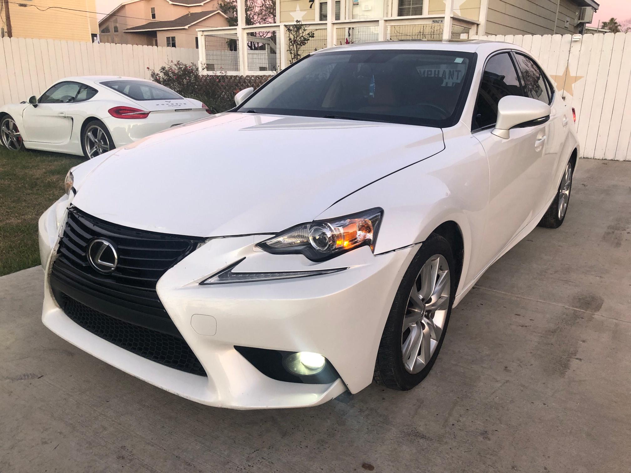 Photo 1 VIN: JTHBA1D2XG5015866 - LEXUS IS 200T 