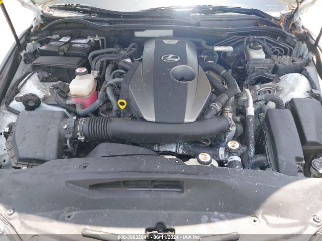 Photo 9 VIN: JTHBA1D2XJ5068476 - LEXUS IS 