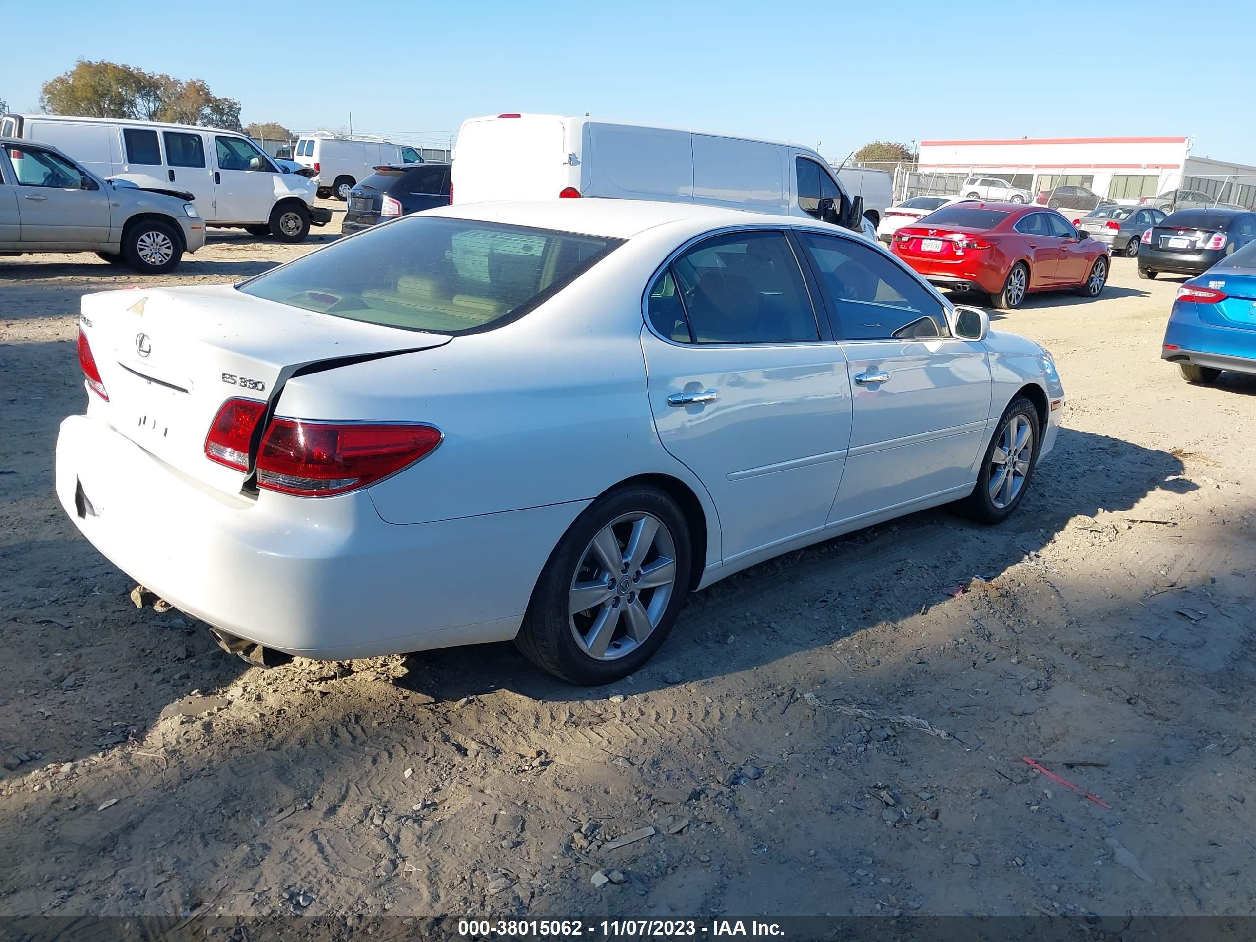 Photo 3 VIN: JTHBA30G055074046 - LEXUS ES 