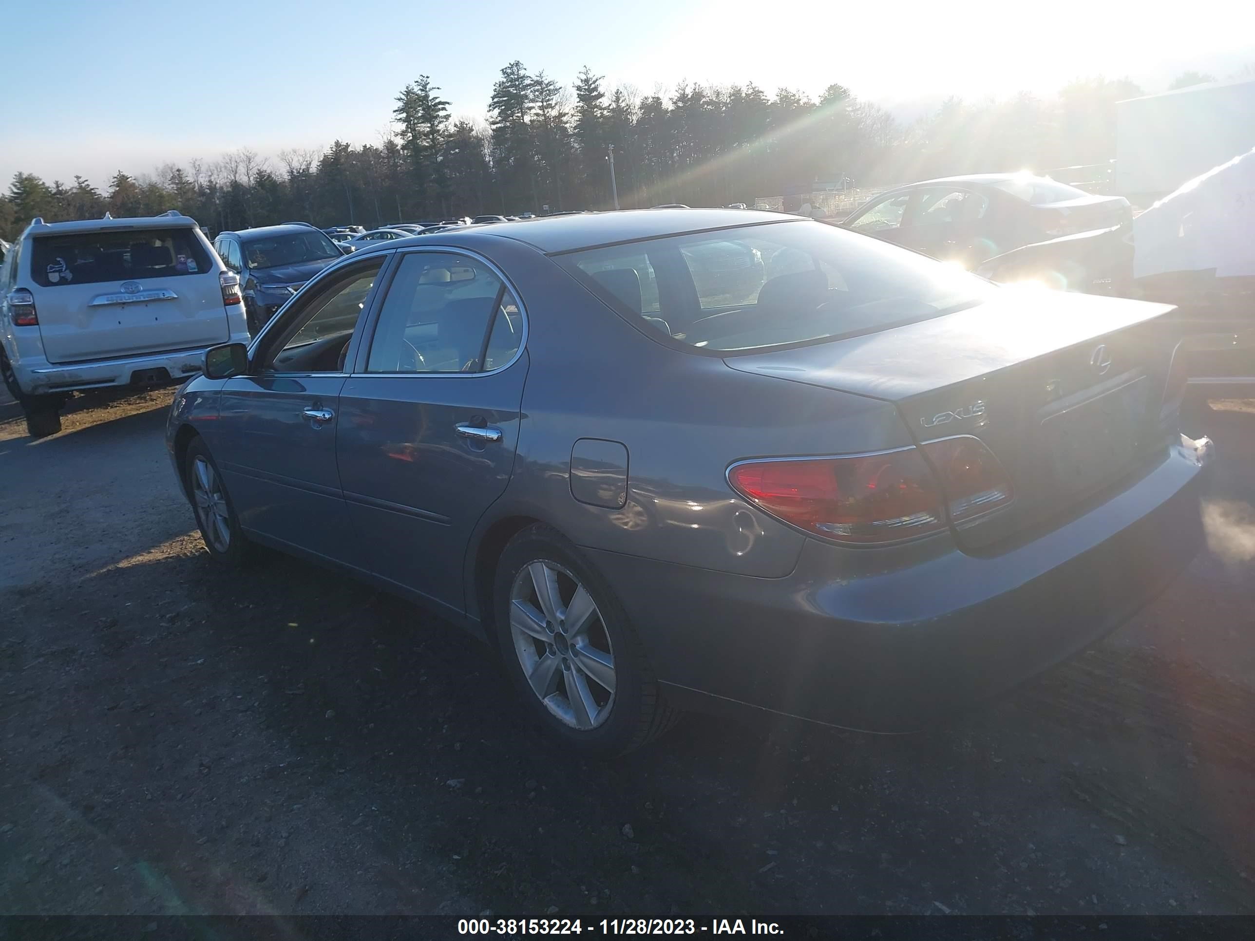 Photo 2 VIN: JTHBA30G155070460 - LEXUS ES 