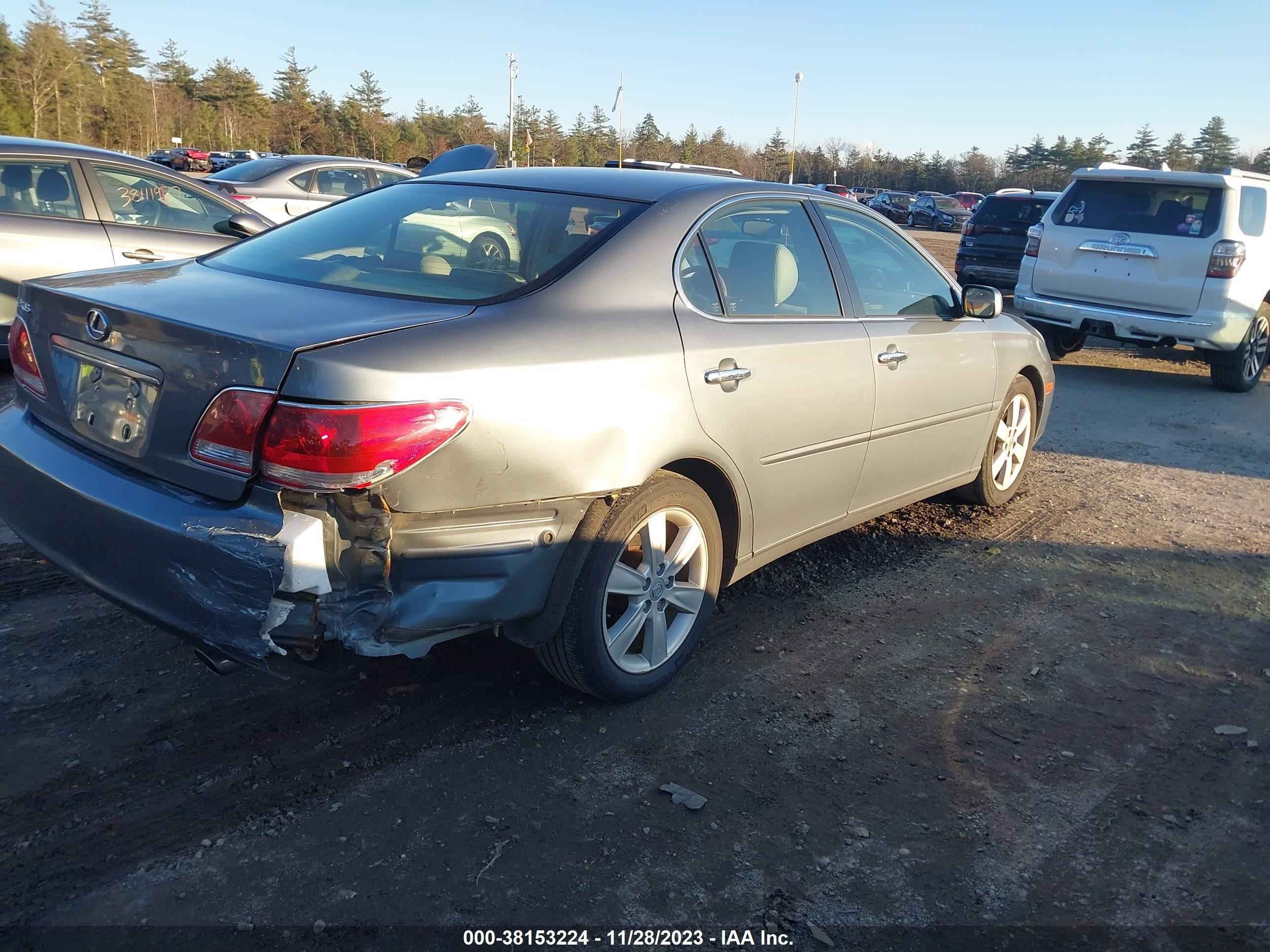 Photo 3 VIN: JTHBA30G155070460 - LEXUS ES 