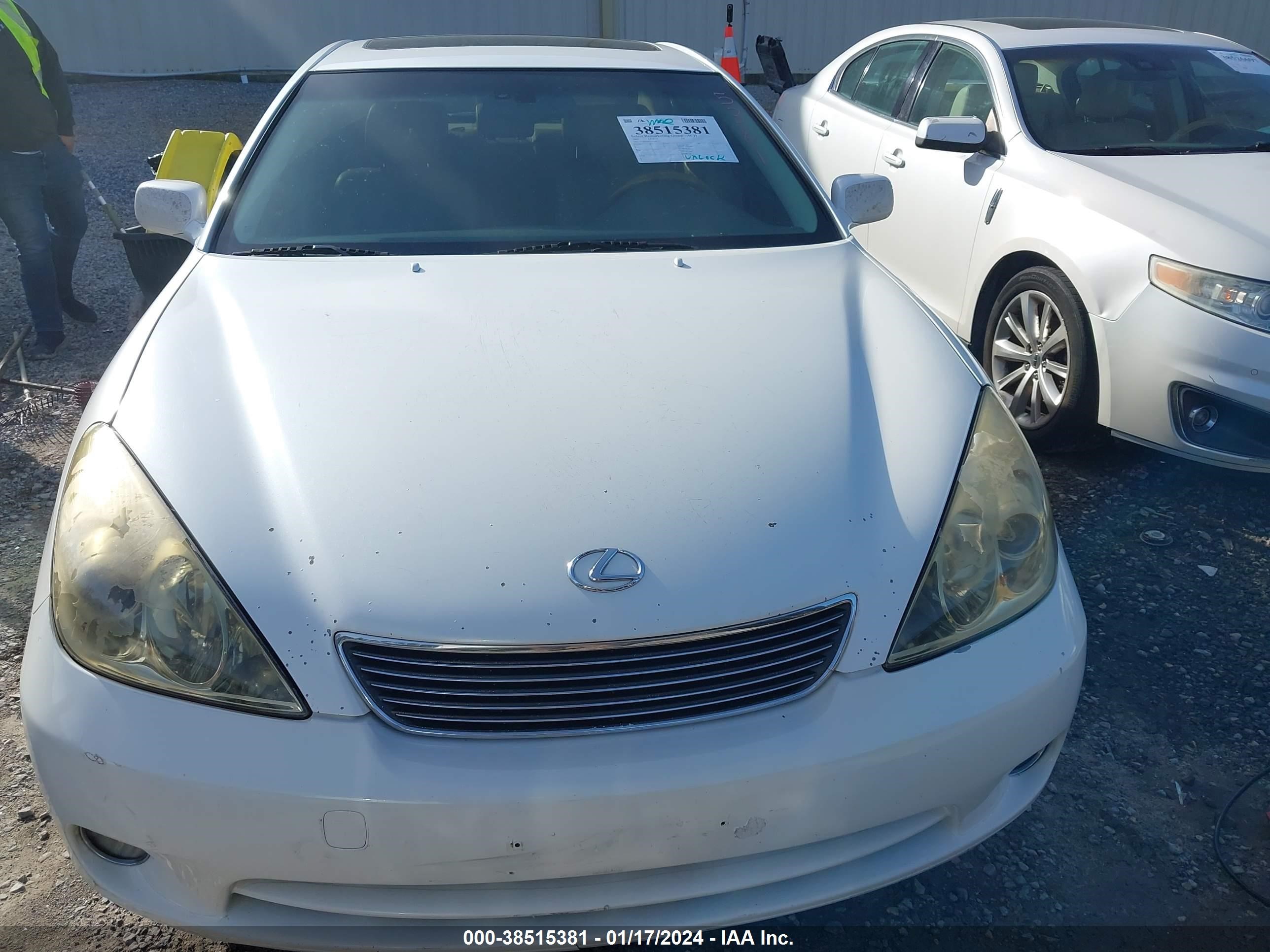 Photo 5 VIN: JTHBA30G155088392 - LEXUS ES 