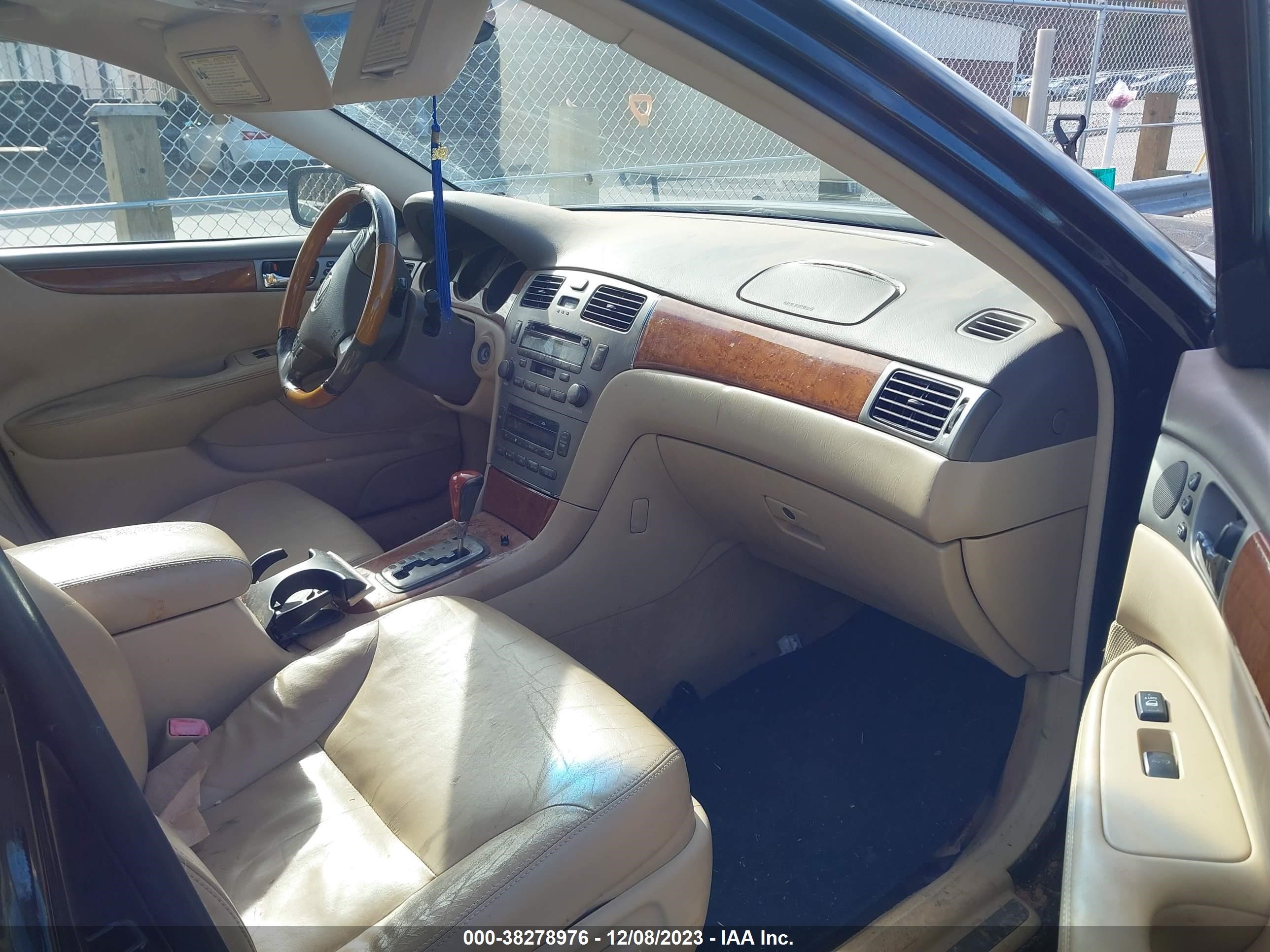 Photo 4 VIN: JTHBA30G155105305 - LEXUS ES 