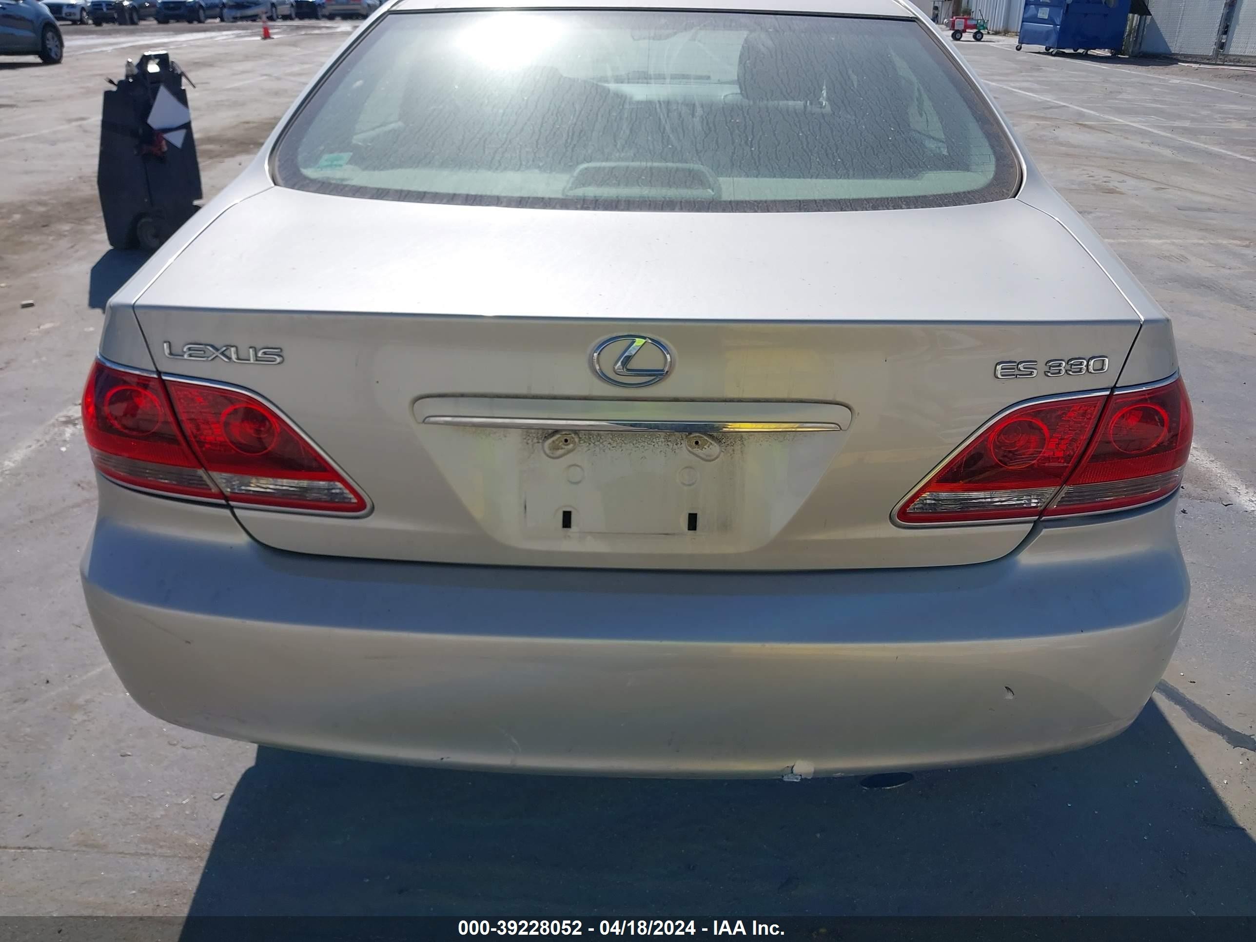 Photo 15 VIN: JTHBA30G165161097 - LEXUS ES 