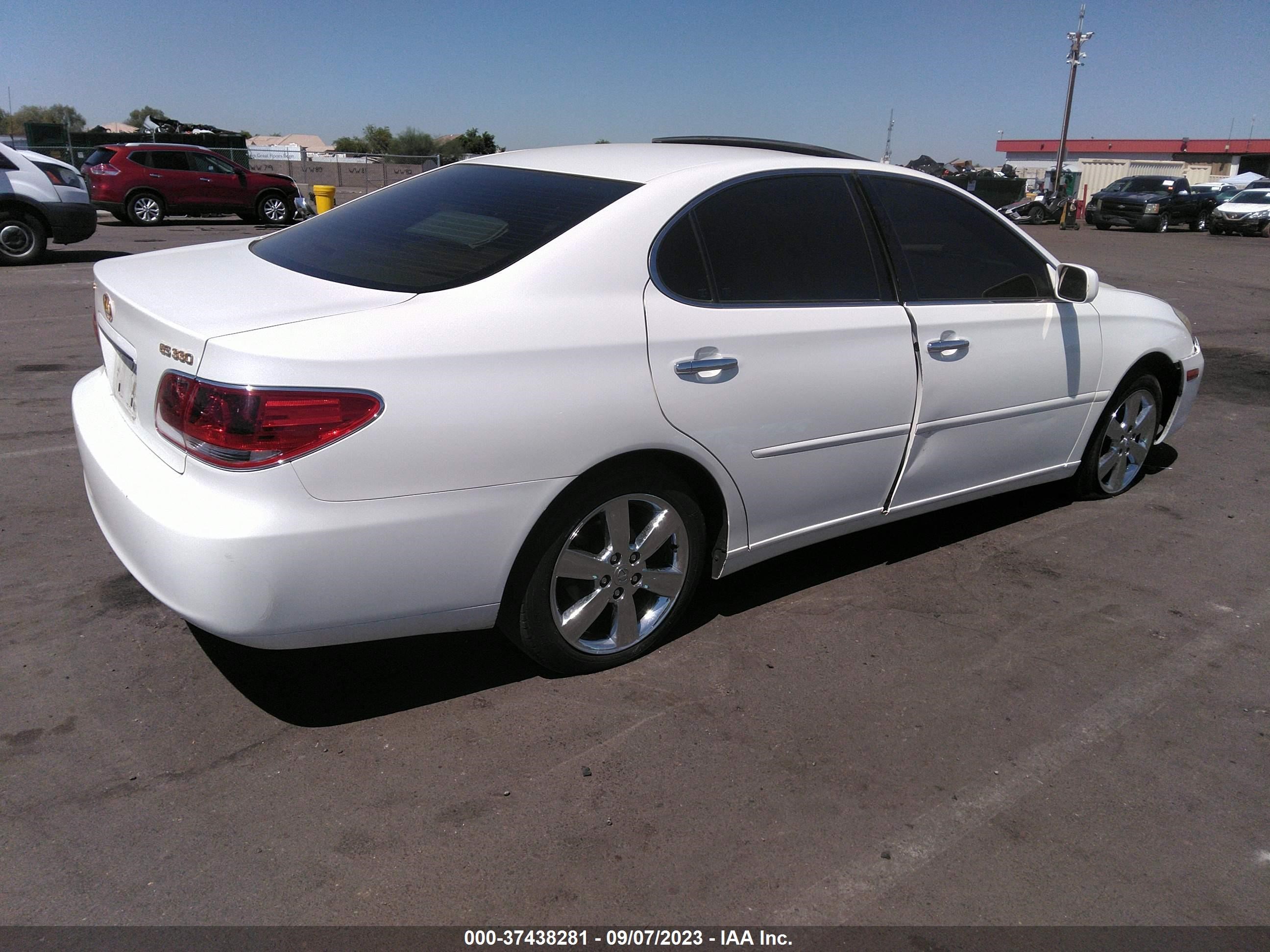 Photo 3 VIN: JTHBA30G165163237 - LEXUS ES 