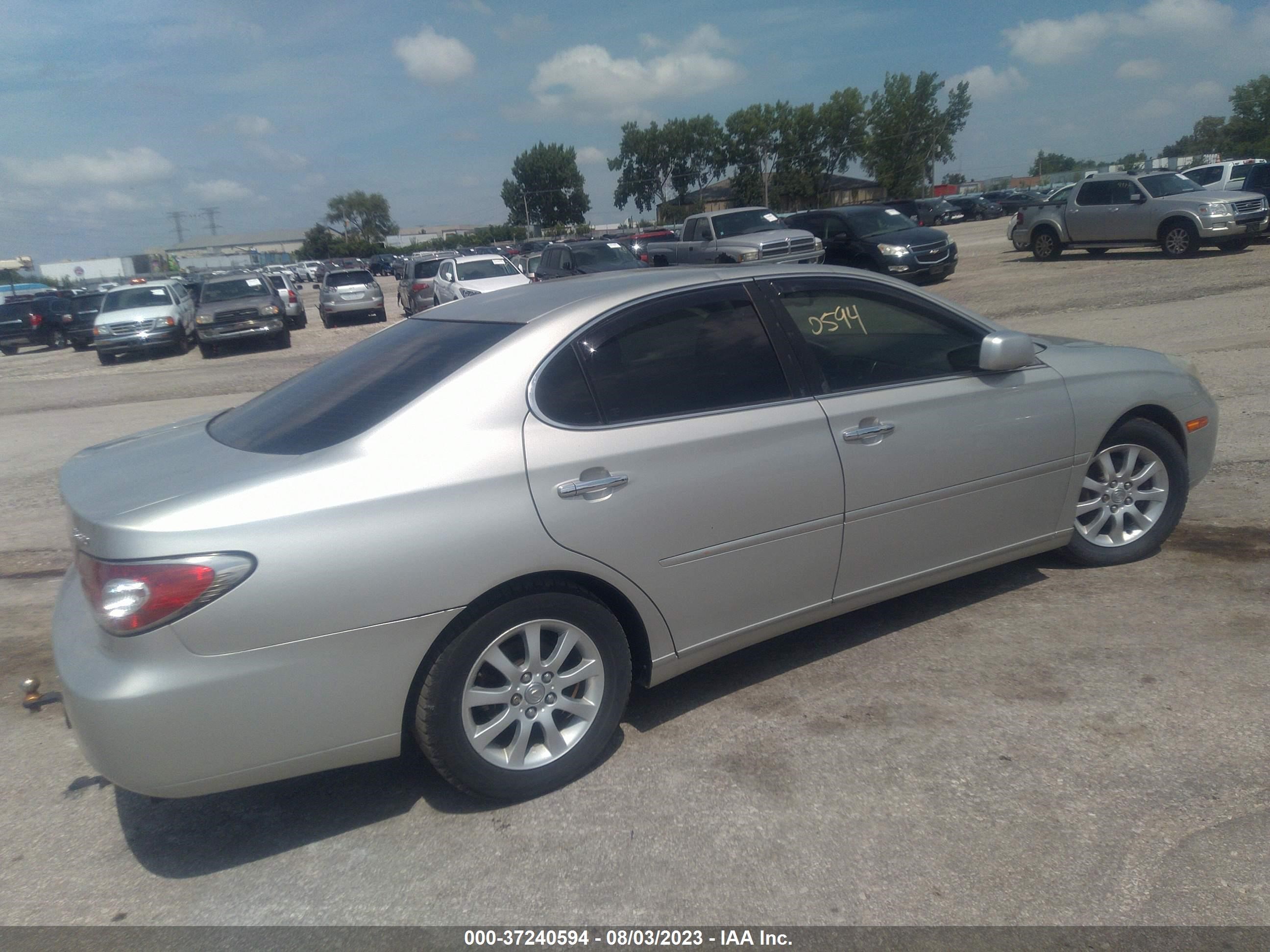 Photo 3 VIN: JTHBA30G245020908 - LEXUS ES 