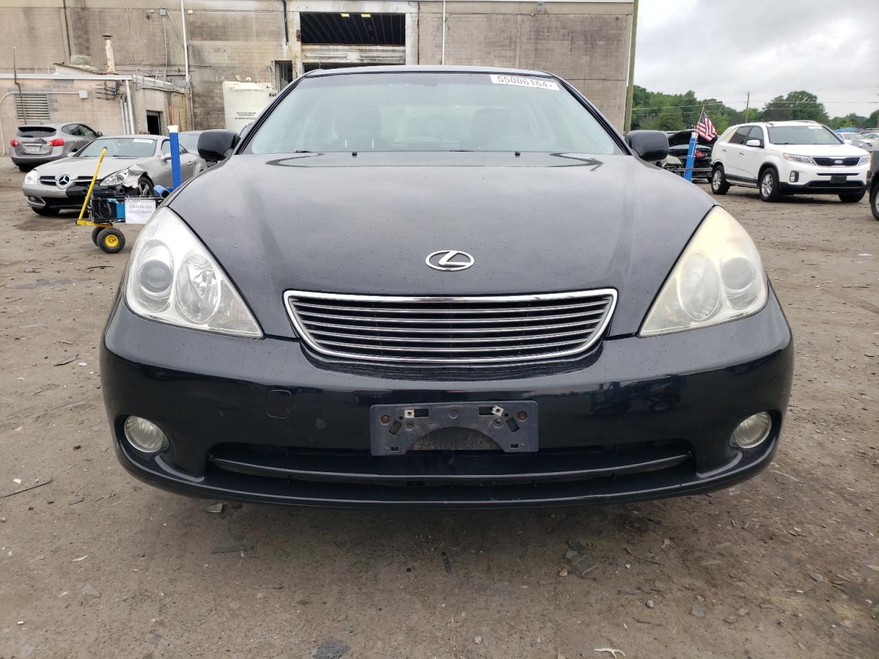 Photo 4 VIN: JTHBA30G255056132 - LEXUS ES 