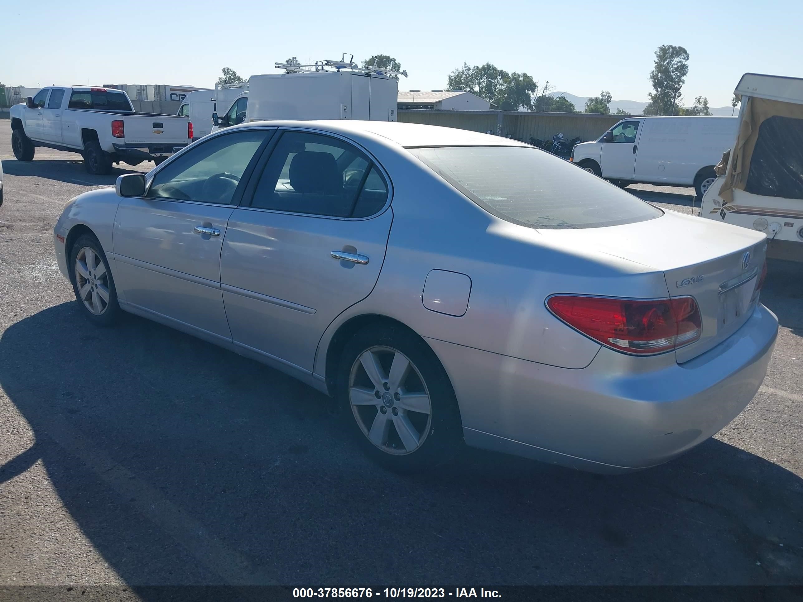 Photo 2 VIN: JTHBA30G255089258 - LEXUS ES 