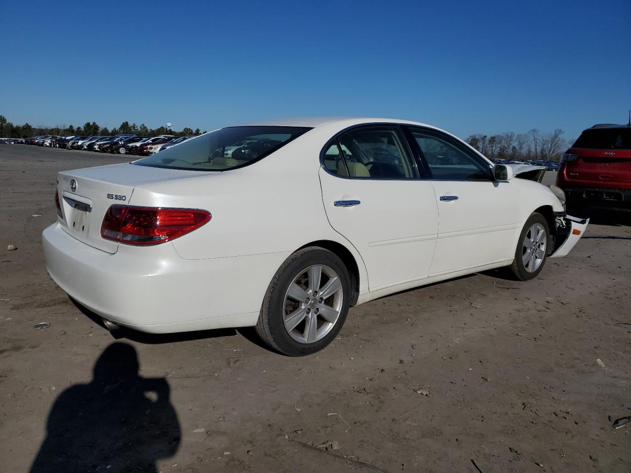 Photo 2 VIN: JTHBA30G265144843 - LEXUS ES 