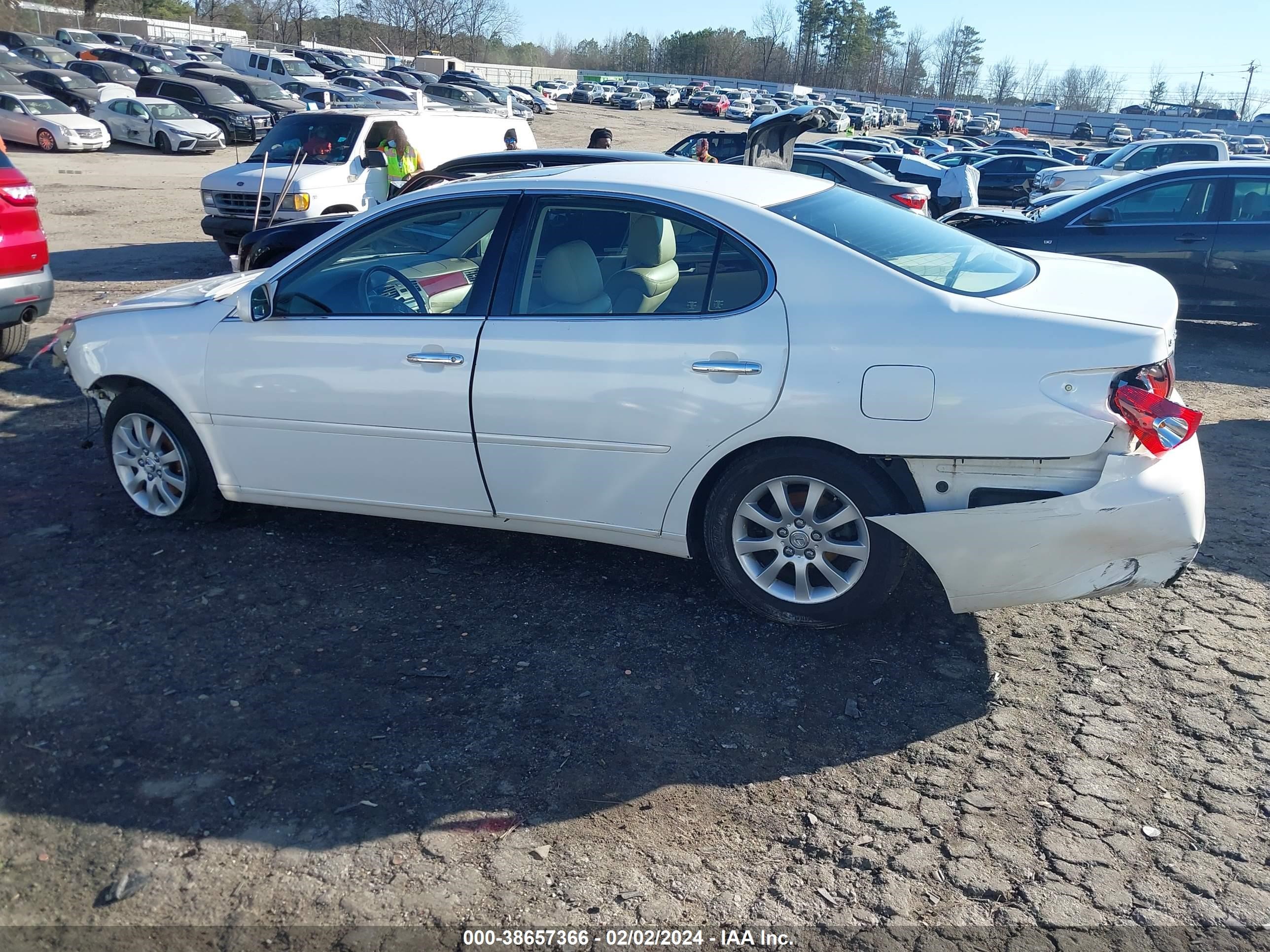 Photo 13 VIN: JTHBA30G345052928 - LEXUS ES 