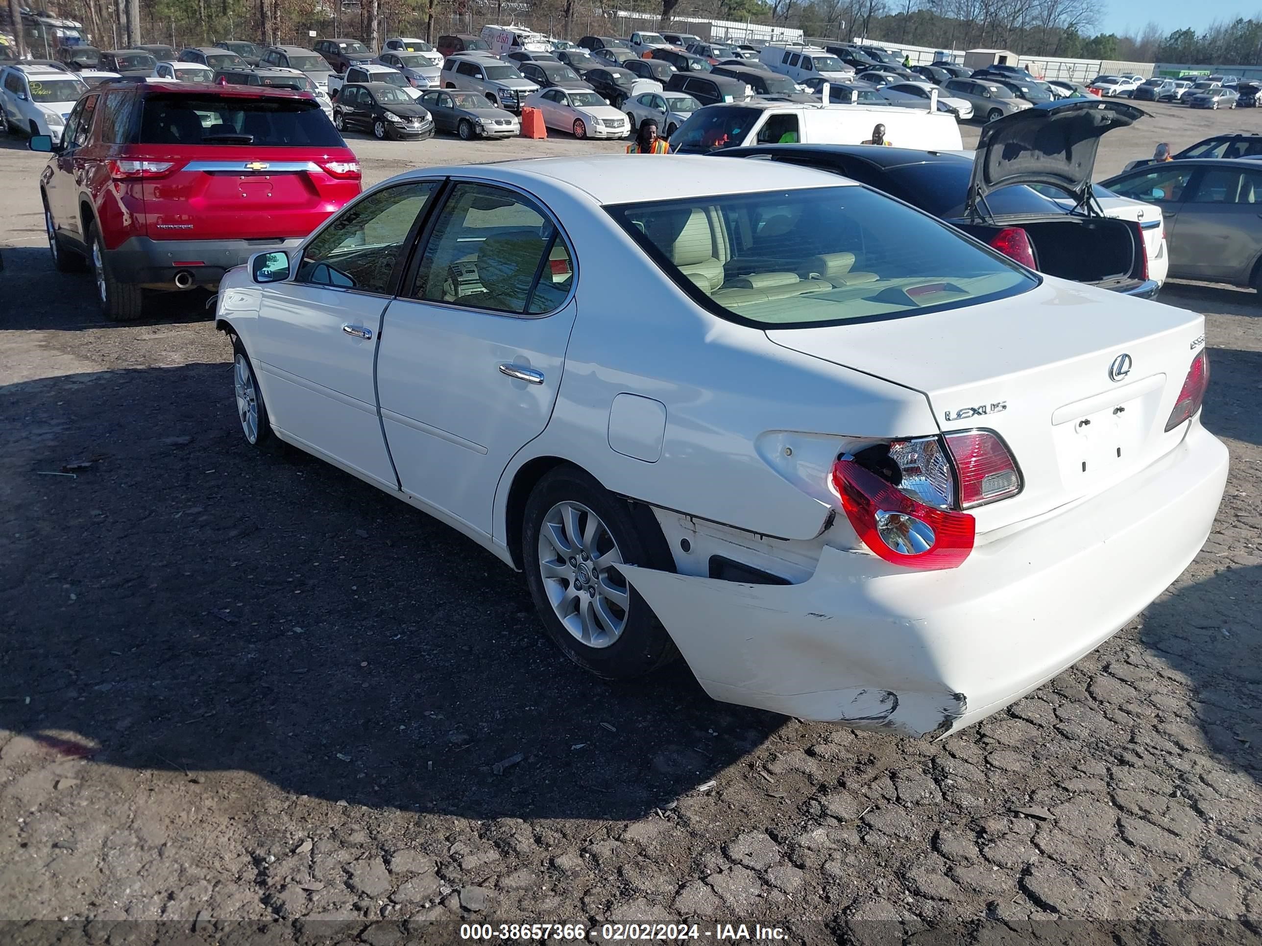 Photo 2 VIN: JTHBA30G345052928 - LEXUS ES 