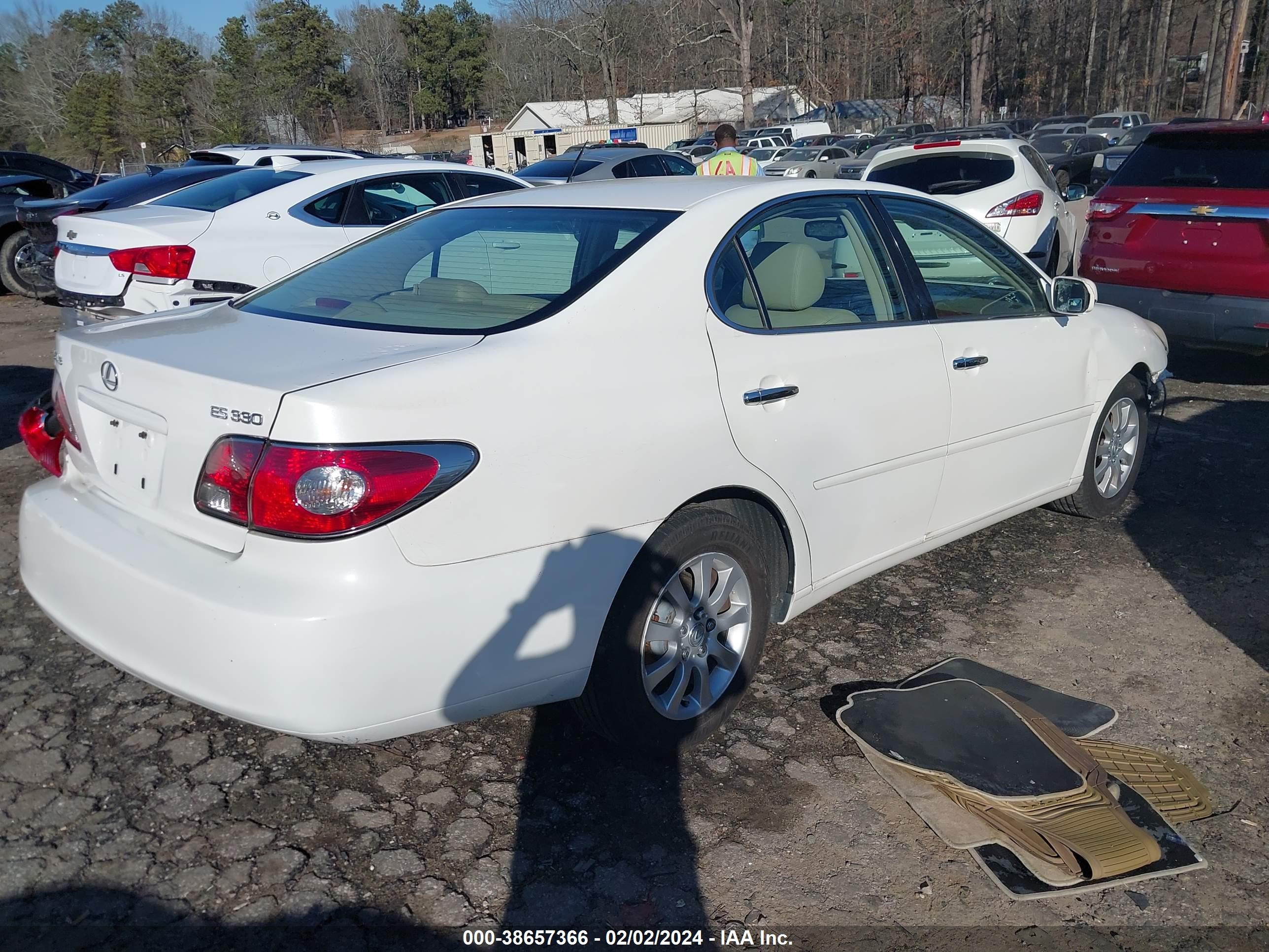 Photo 3 VIN: JTHBA30G345052928 - LEXUS ES 