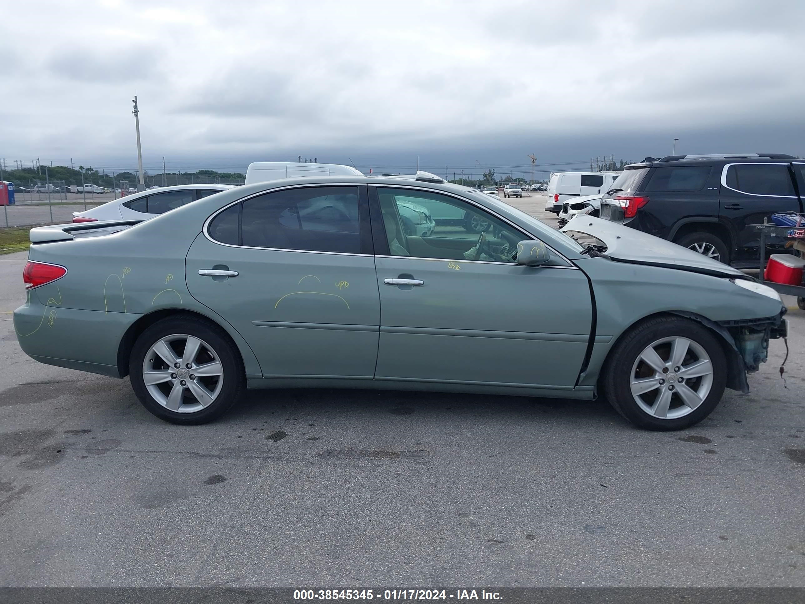 Photo 12 VIN: JTHBA30G355058231 - LEXUS ES 