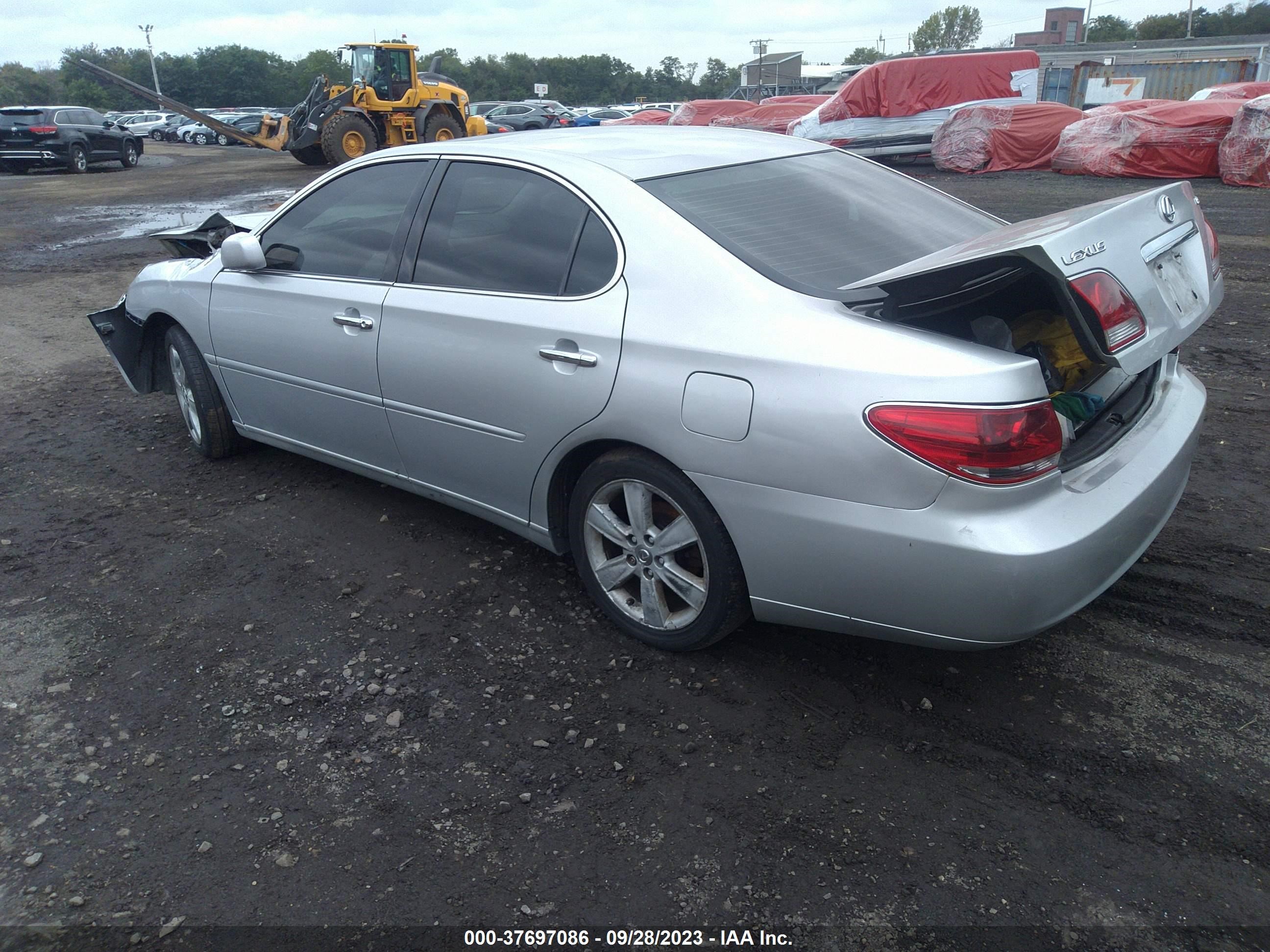 Photo 2 VIN: JTHBA30G355074705 - LEXUS ES 