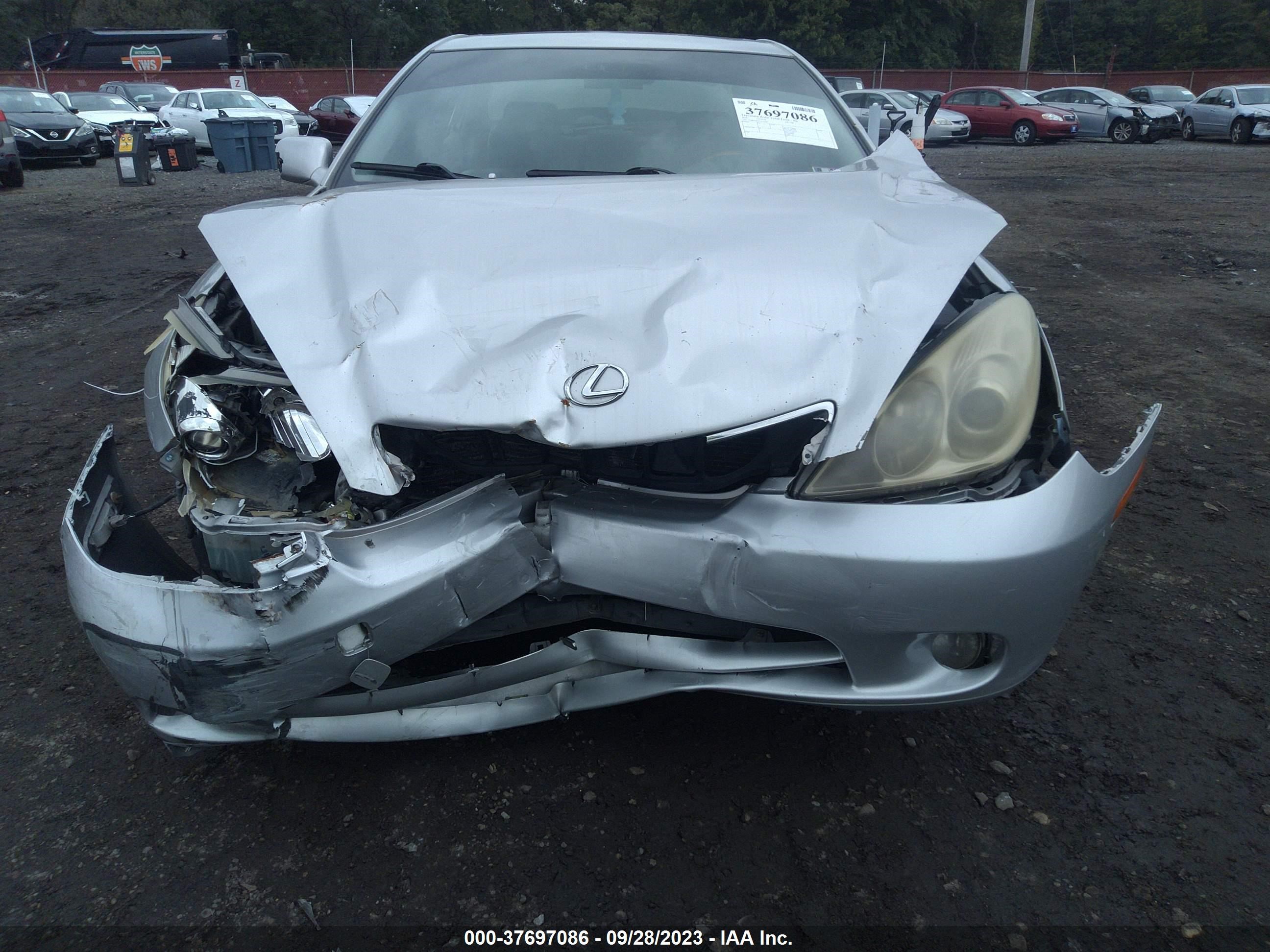 Photo 5 VIN: JTHBA30G355074705 - LEXUS ES 