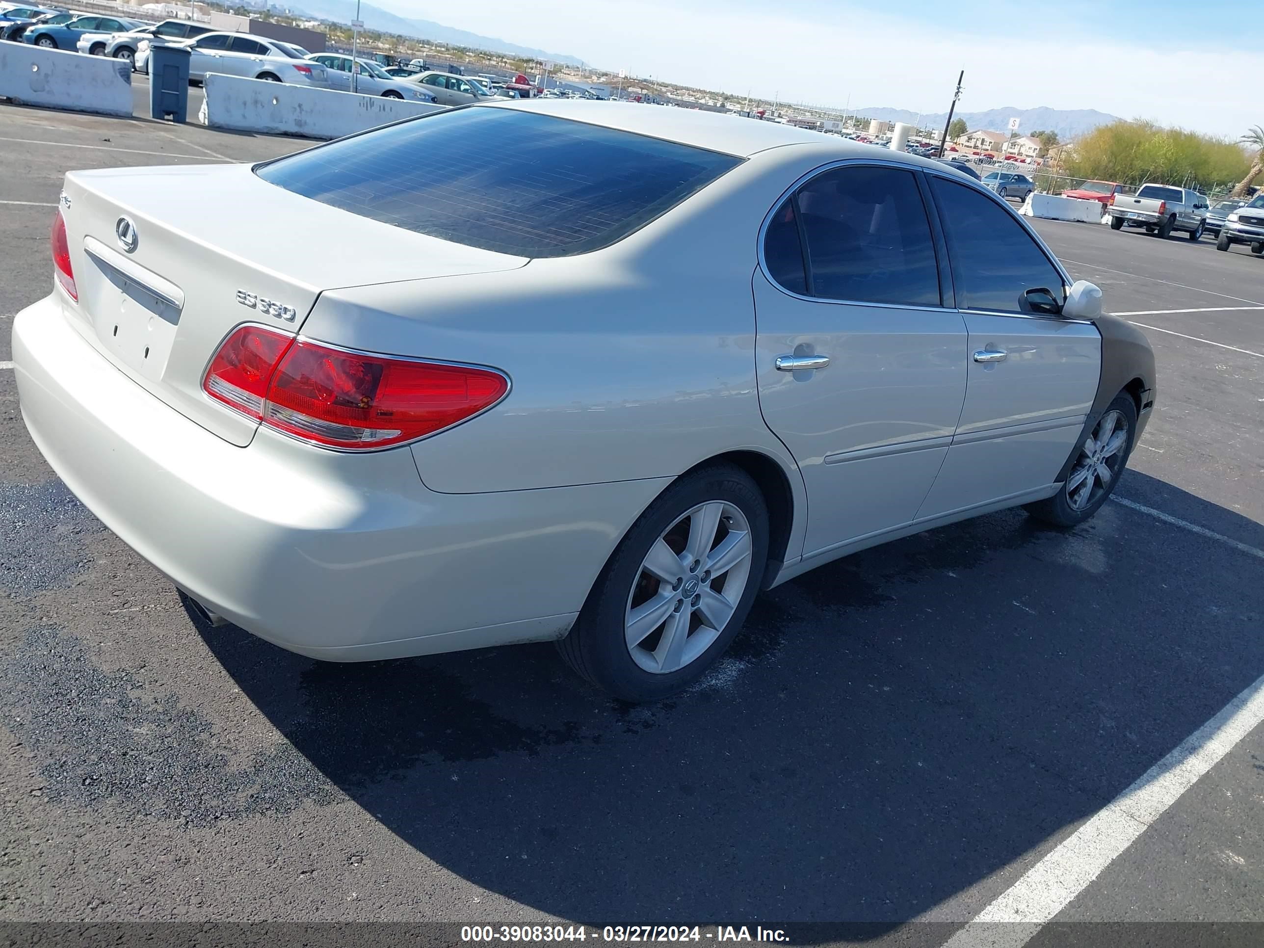 Photo 3 VIN: JTHBA30G355108125 - LEXUS ES 