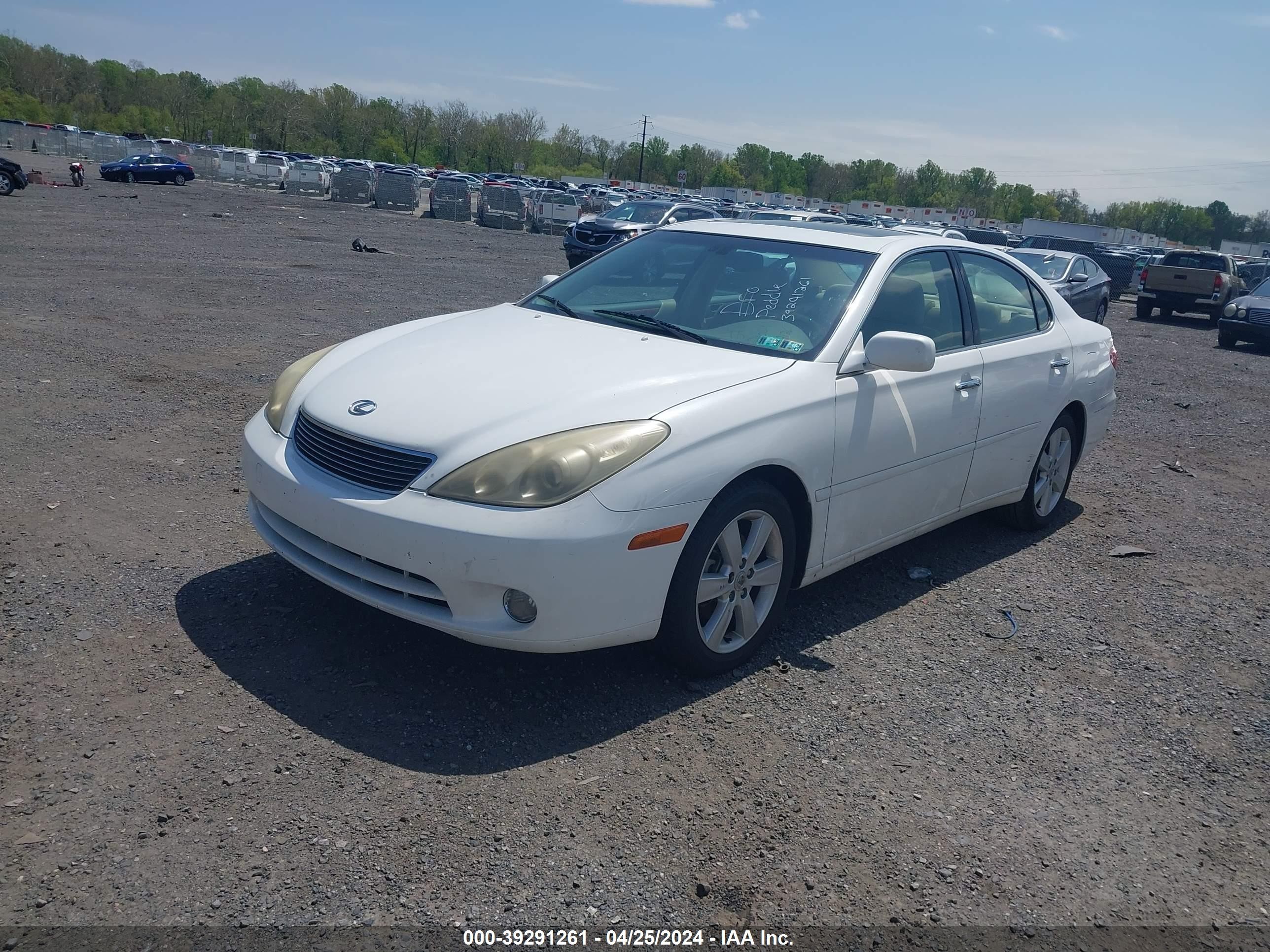 Photo 1 VIN: JTHBA30G355119738 - LEXUS ES 