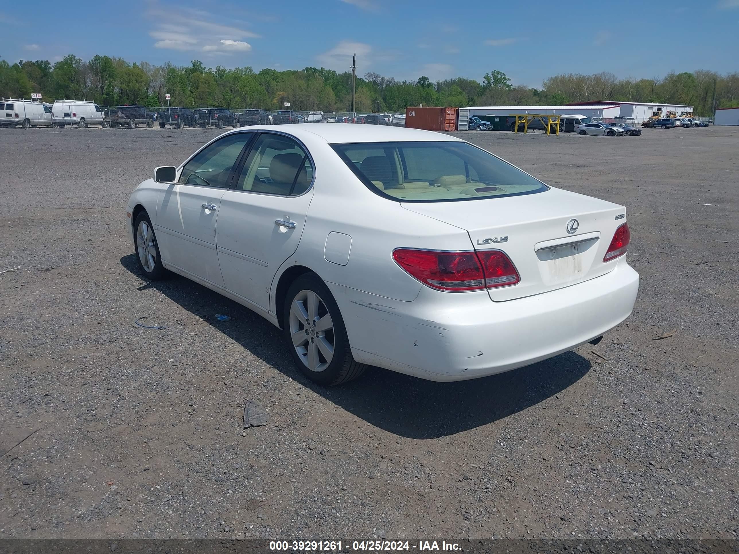 Photo 2 VIN: JTHBA30G355119738 - LEXUS ES 