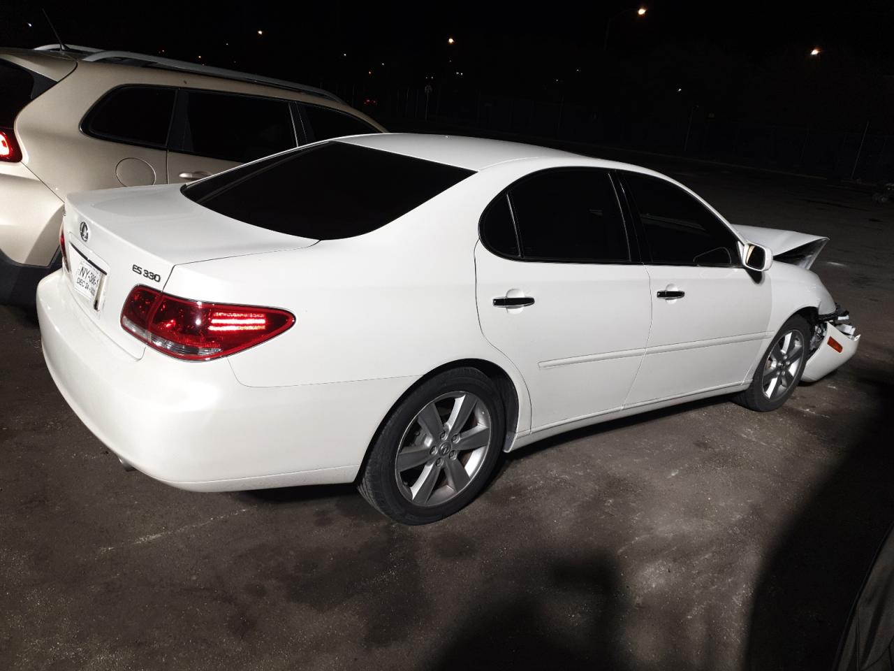 Photo 2 VIN: JTHBA30G365145628 - LEXUS ES 