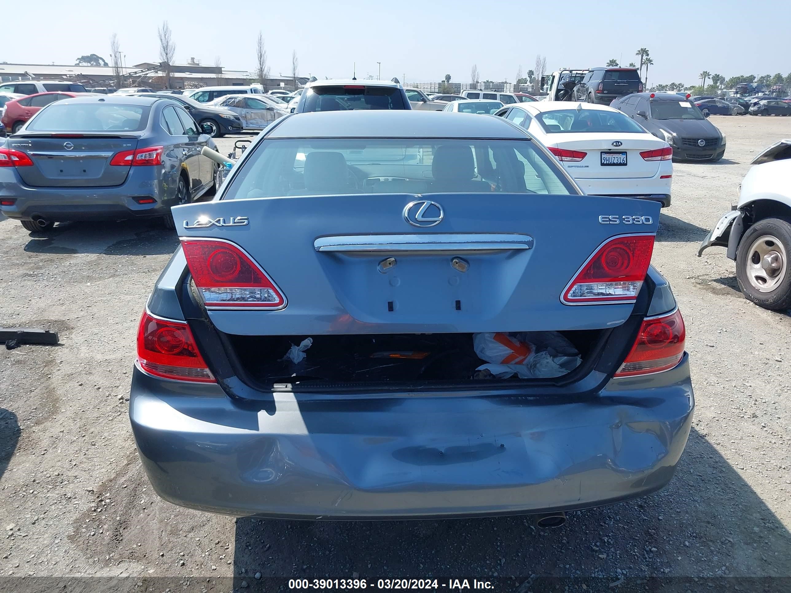 Photo 5 VIN: JTHBA30G365171257 - LEXUS ES 