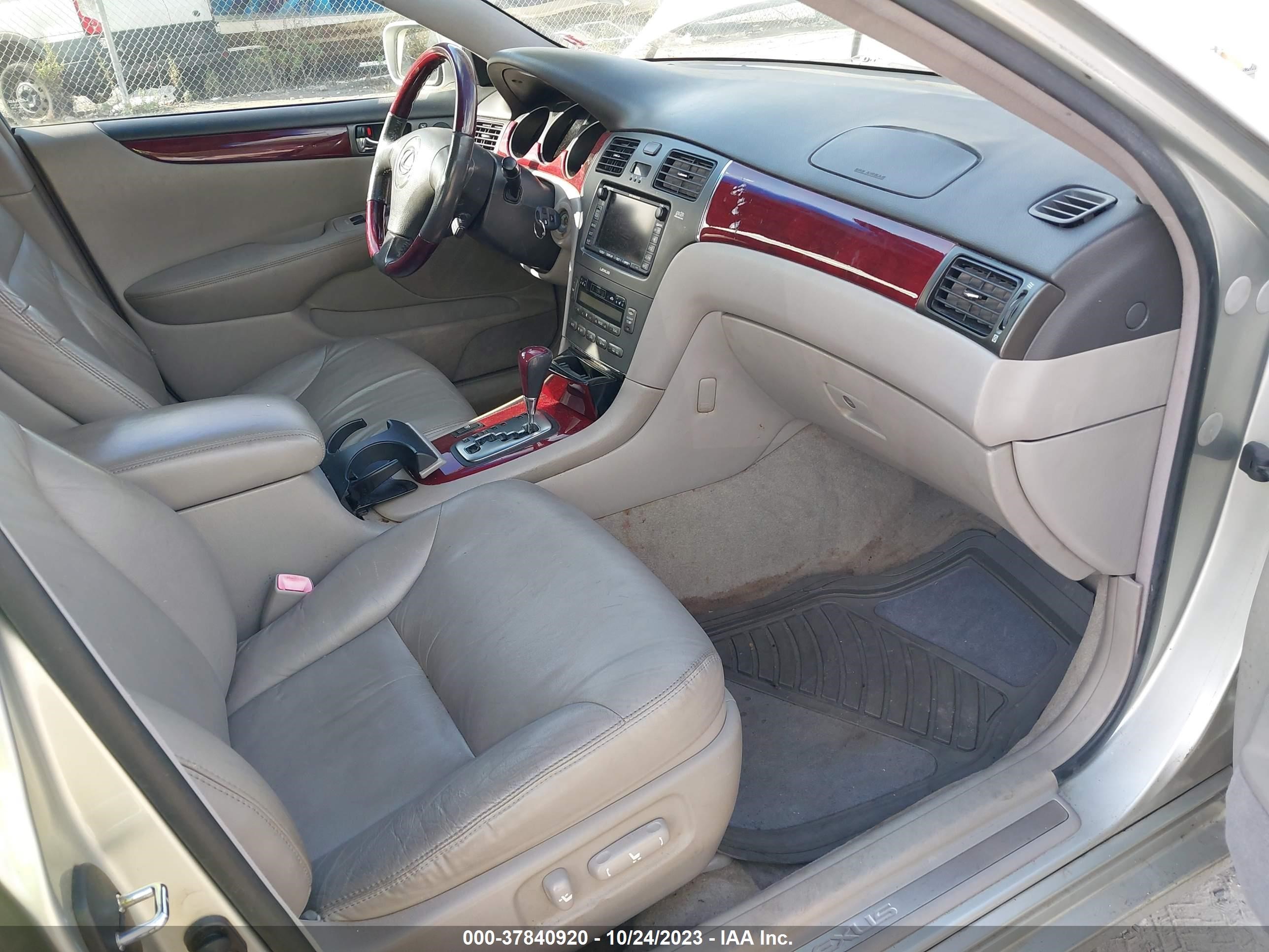 Photo 4 VIN: JTHBA30G445031487 - LEXUS ES 