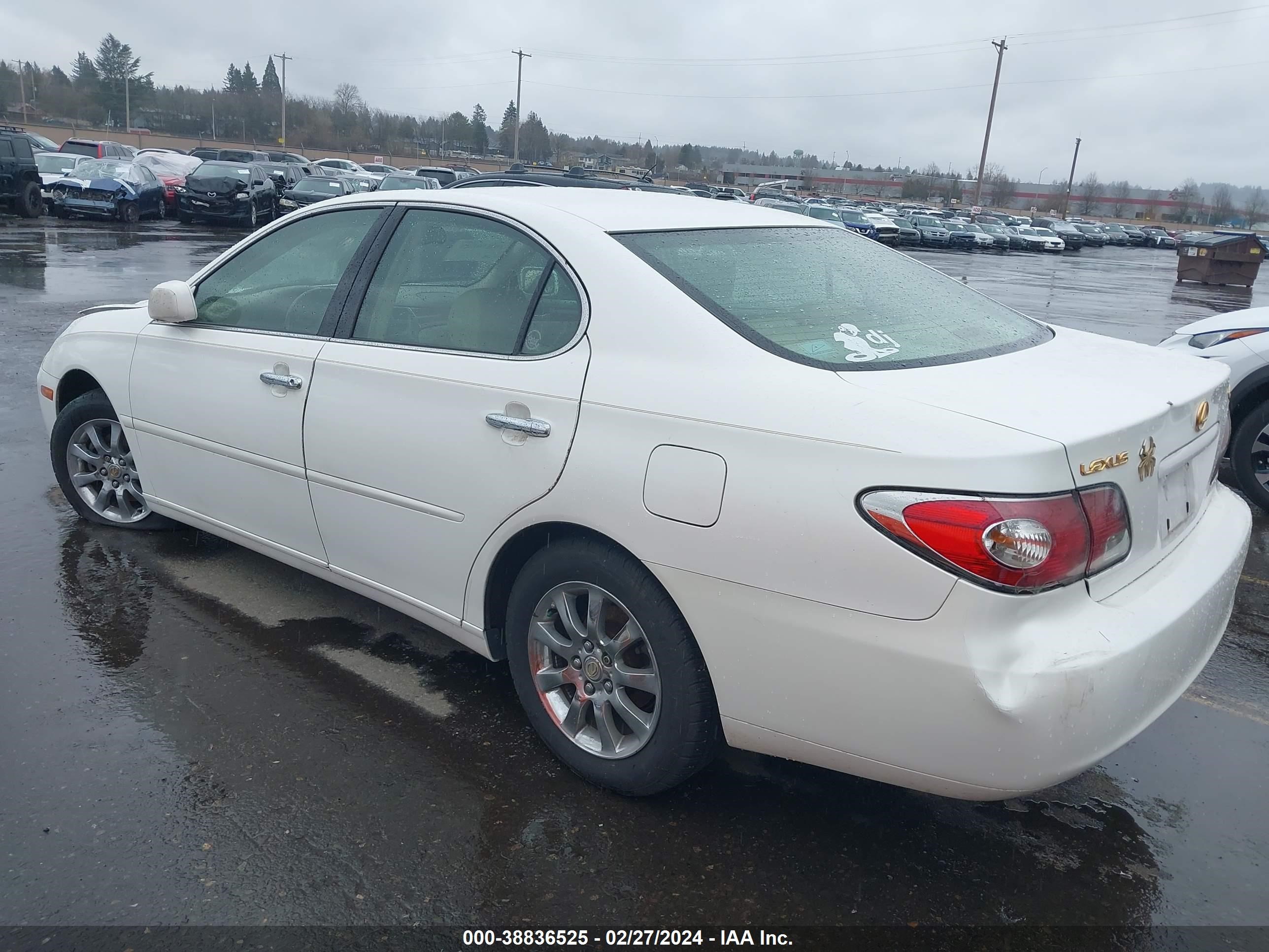 Photo 2 VIN: JTHBA30G445032431 - LEXUS ES 