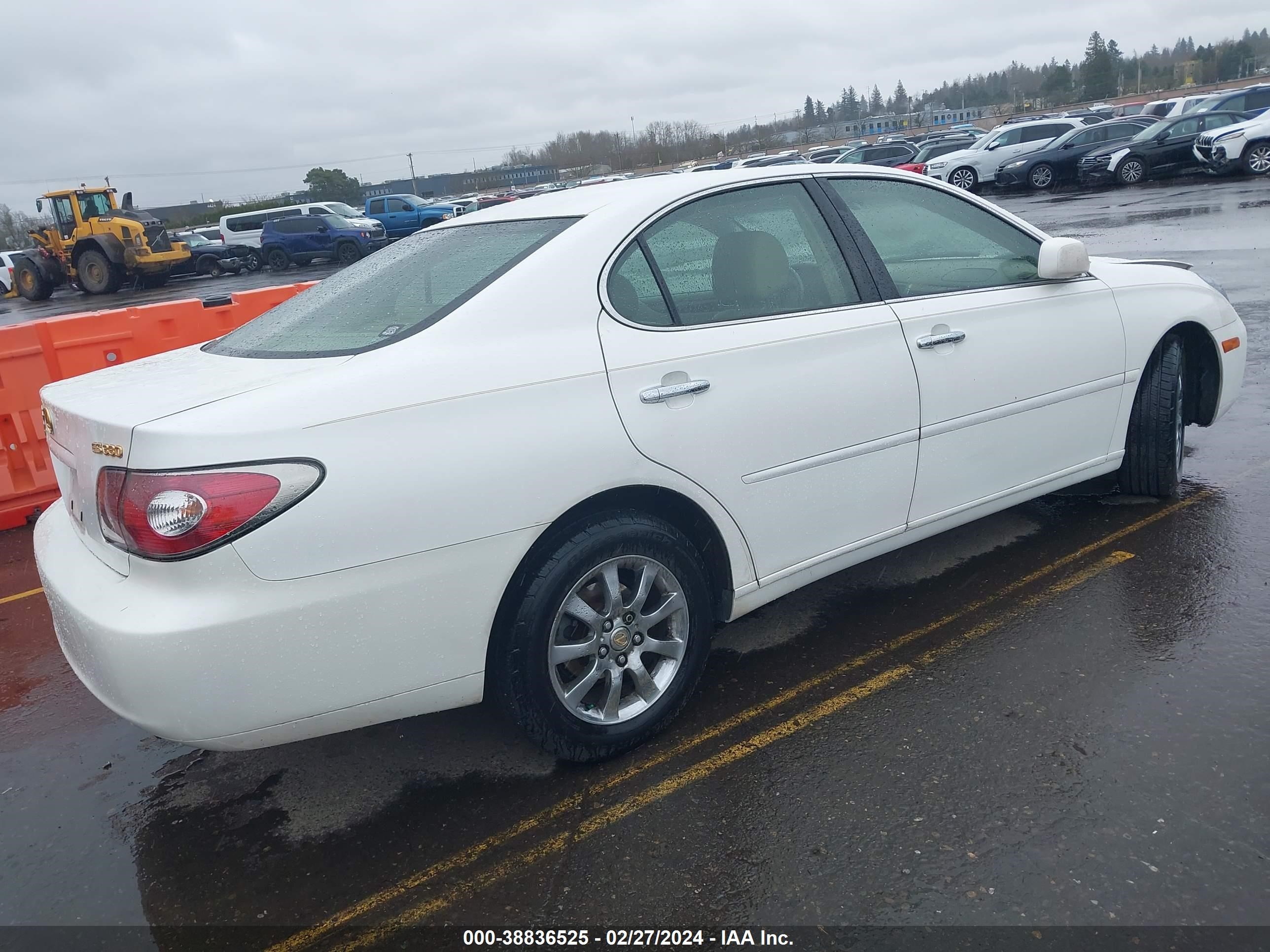 Photo 3 VIN: JTHBA30G445032431 - LEXUS ES 